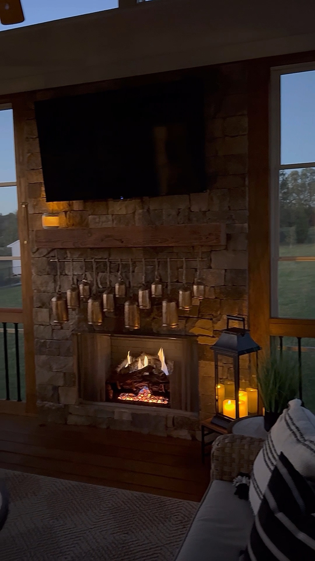 My bells are back in stock!! 

These have been hugely popular and with good reason. They’re gorgeous!! It comes with a support bar and 12 bells.

Mantel bells, bronze bells 



#LTKhome #LTKHoliday #LTKSeasonal