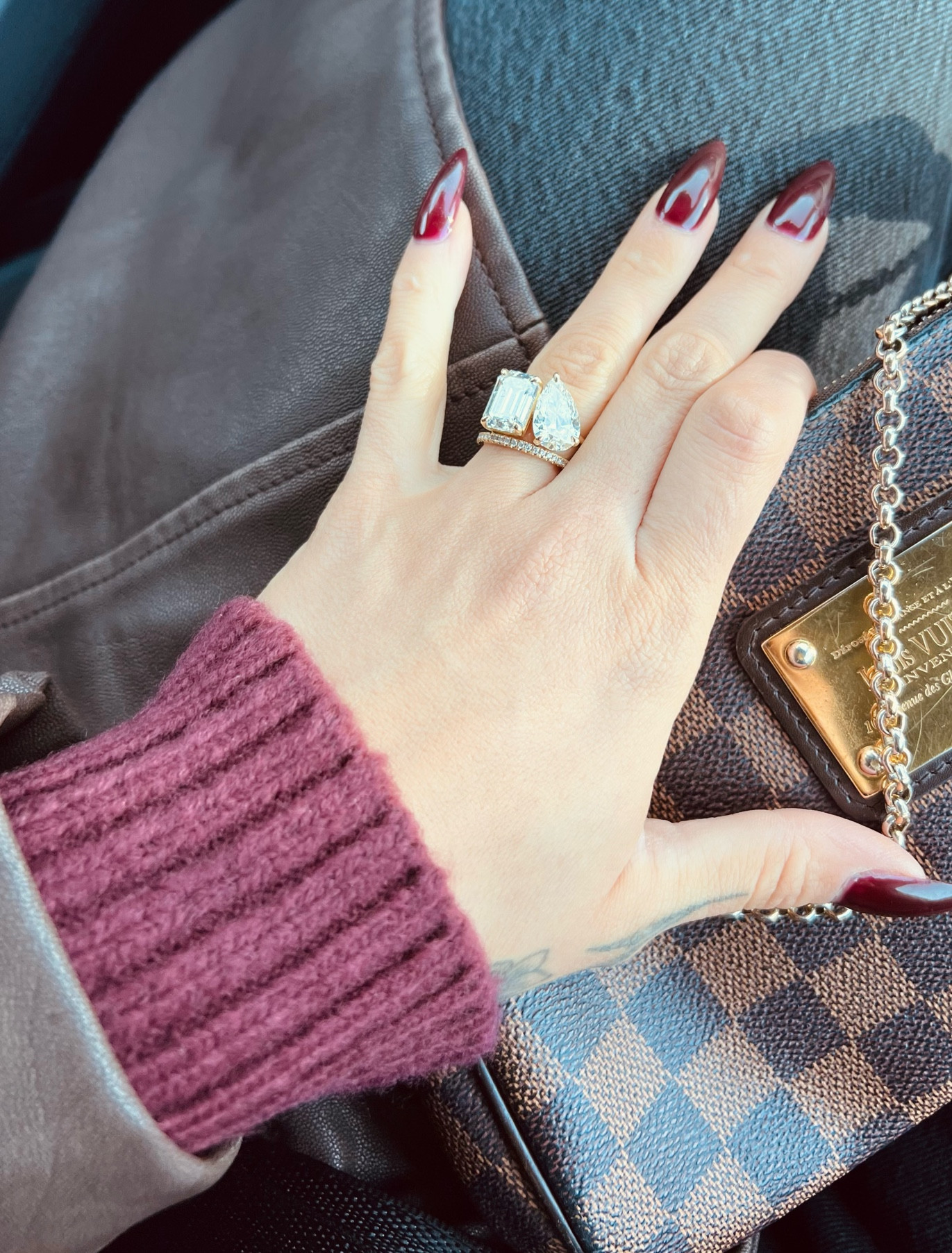 Cozy brown and burgundy.

#LTKStyleTip #LTKSeasonal #LTKItBag