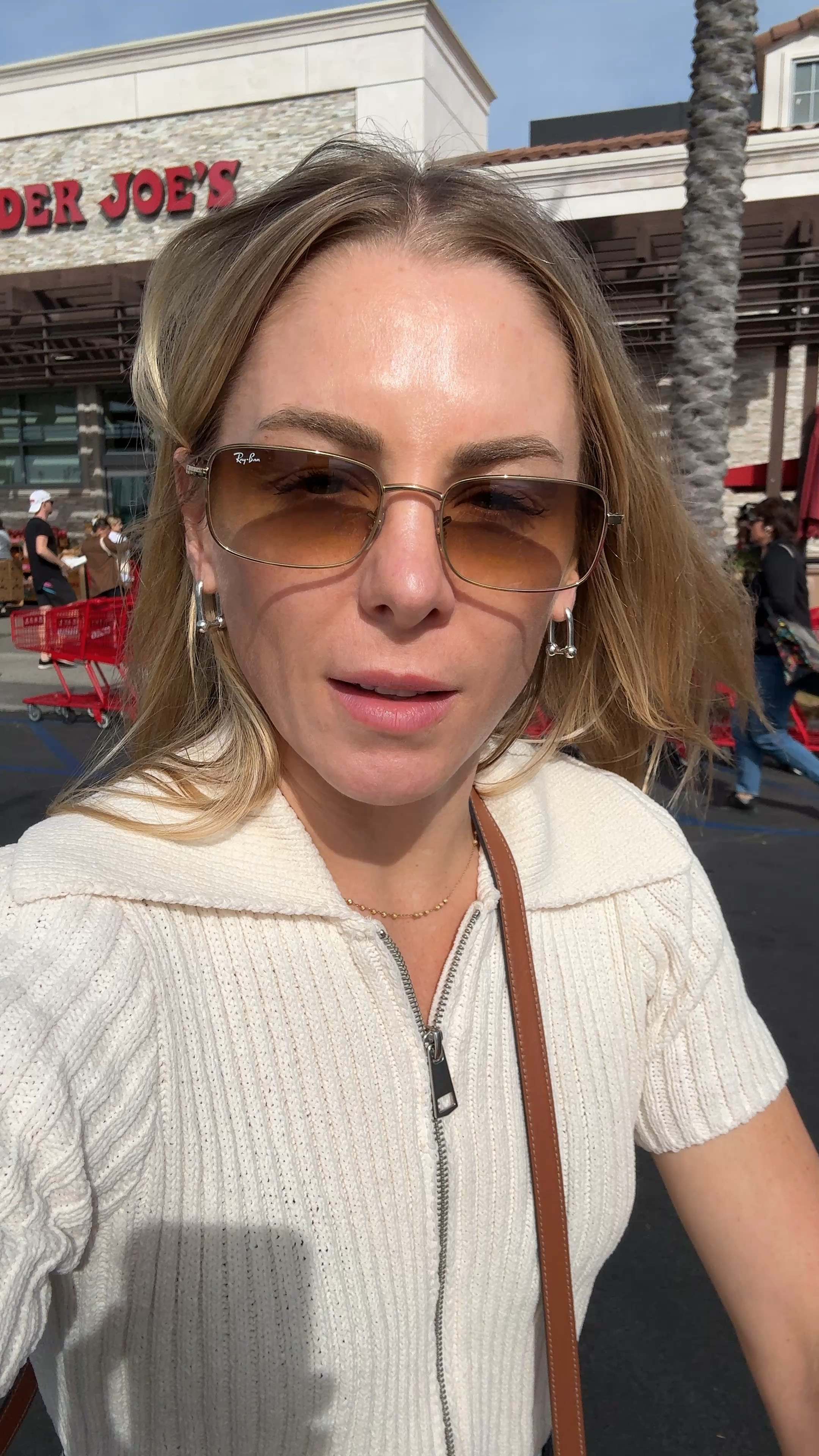 Sunnies and earrings linked 💃