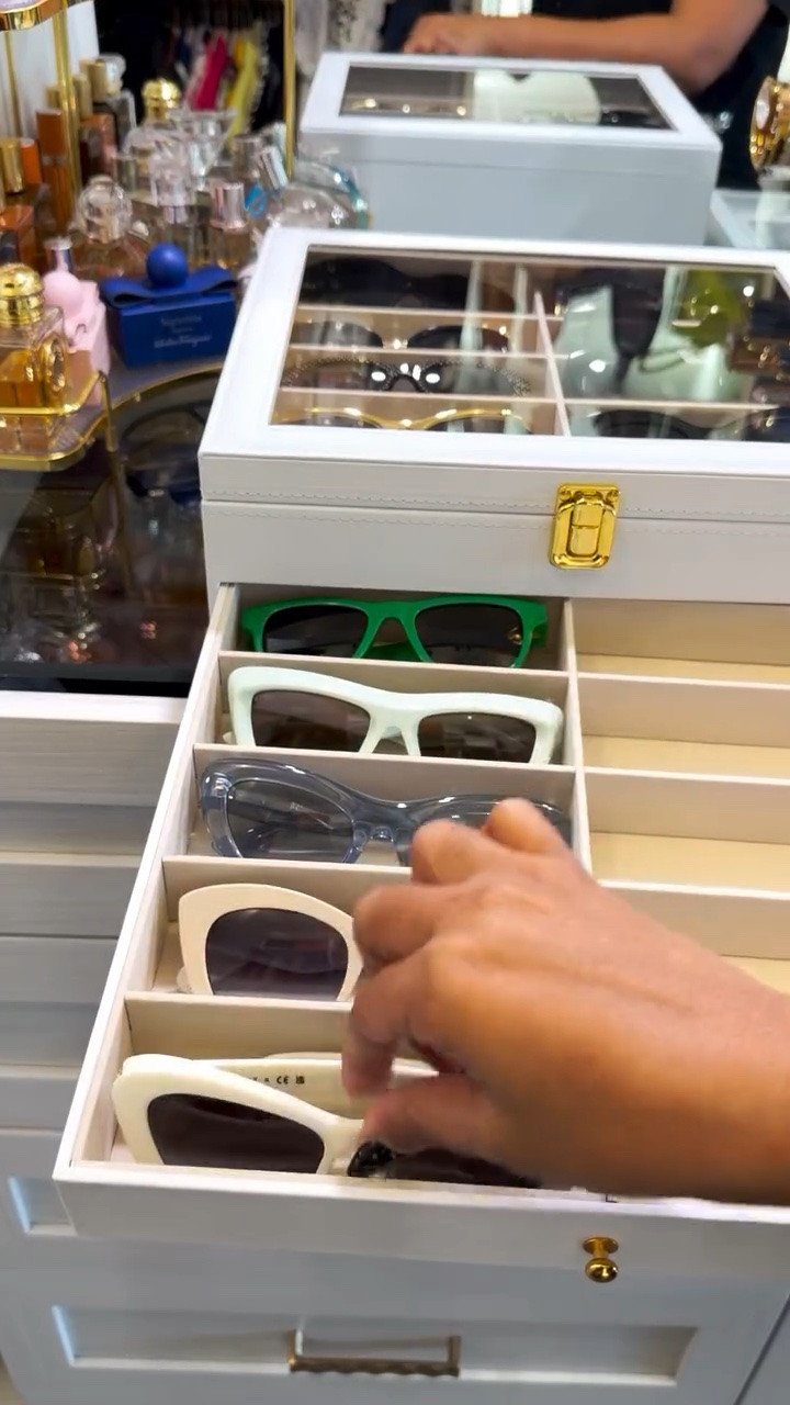 It’s back! The perfect sunglasses holder

#LTKHome #LTKSaleAlert #LTKActive