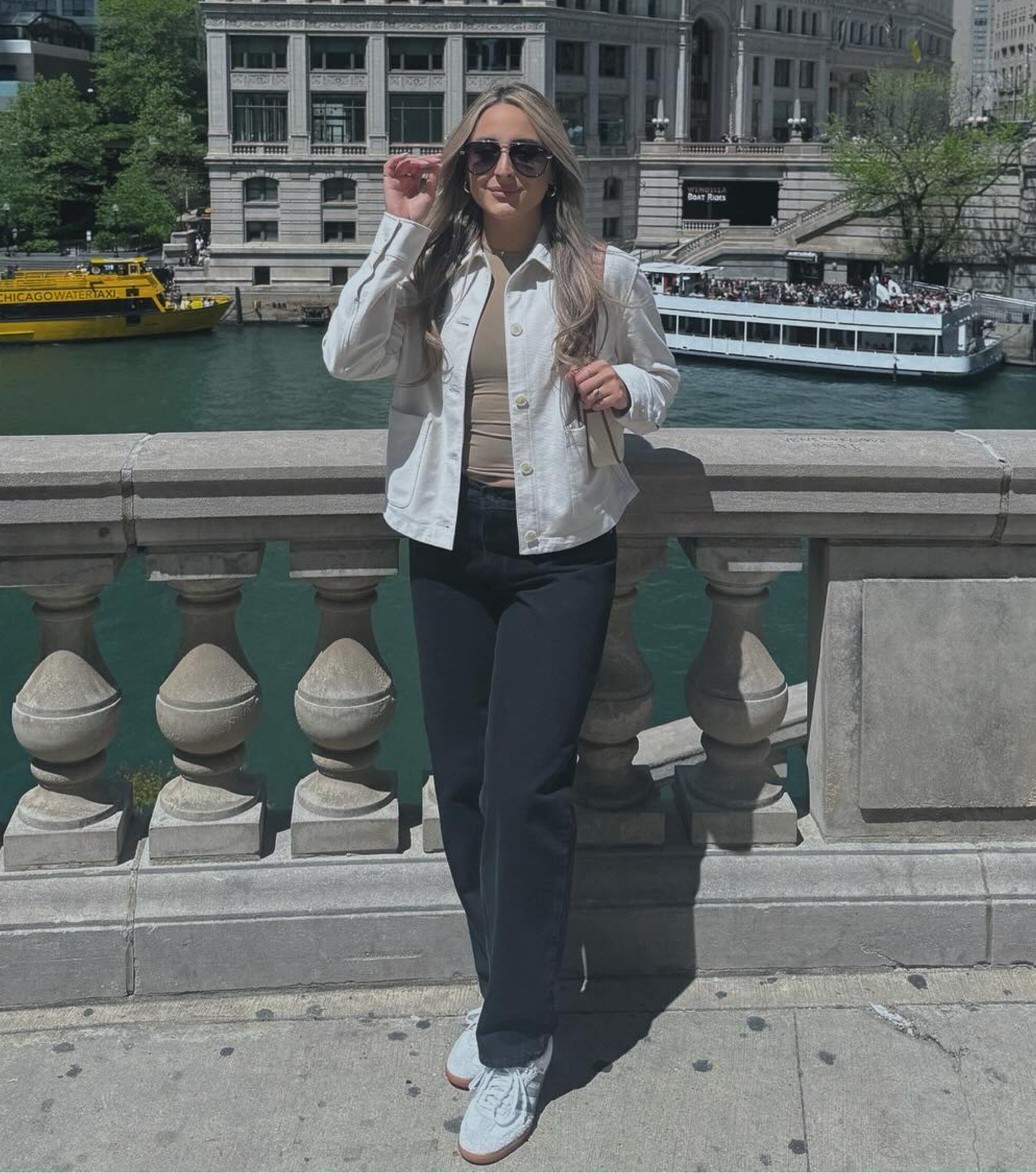 Levi’s jeans plus skims top = 🔥 such an effortless outfit #levisdadjean #skimssoftsmoothing #adidassamba