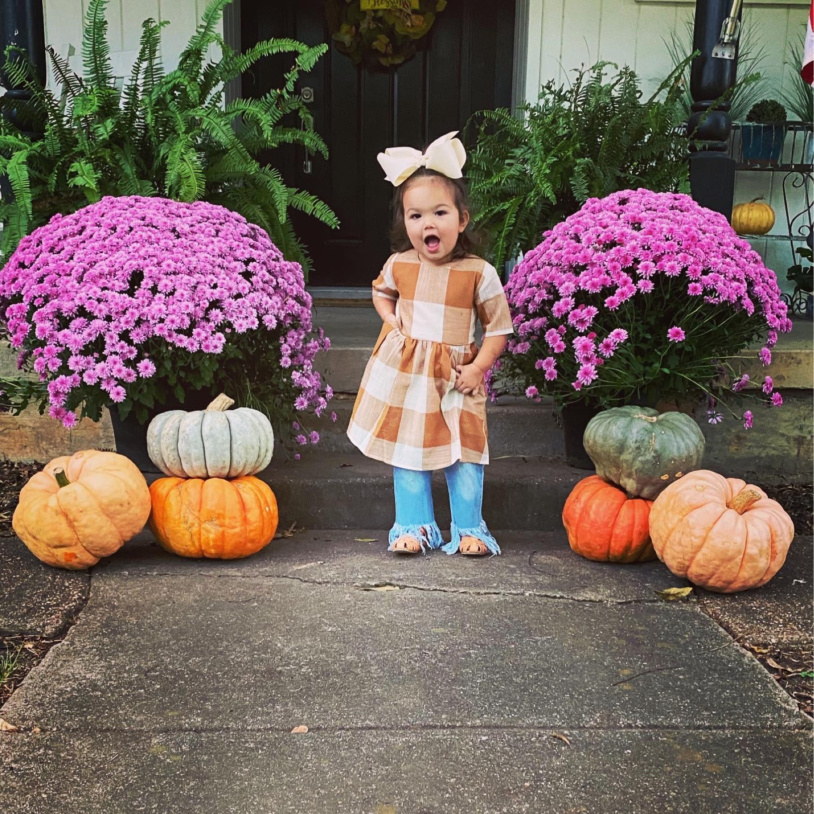 Favorite fall porch decor 🤍🤍

#LTKSeasonal #LTKSale #LTKHalloween