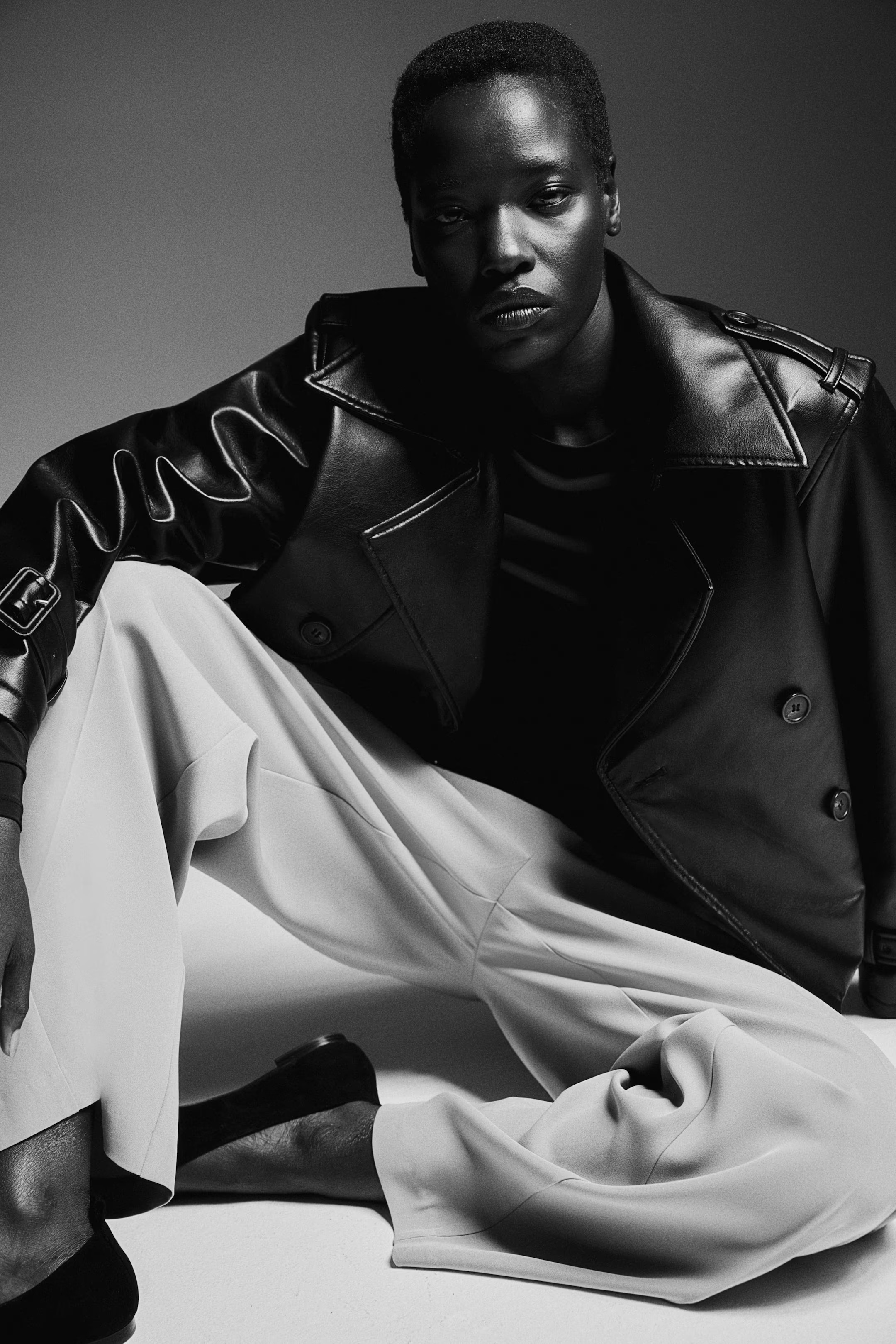 Straight trousers - Beige - Ladies | H&M GB | H&M (UK, MY, IN, SG, PH, TW, HK)