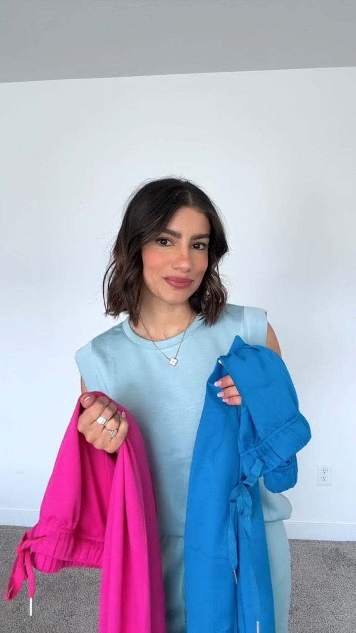 Comment LINK to shop this set! It comes in many different colors! I’m wearing size small (S-XXL available)! My favorite part about them is how soft they are and for $24 is a no brainer 🩷🤣😮 #utahmom #lds #modestoutfit #modestandcute #garmentfriendly #utahgirls #modestandtrendy #modestootd #affordablefashion #modestoutfitideas #modestfashioninfluencer #utahinfluencer 