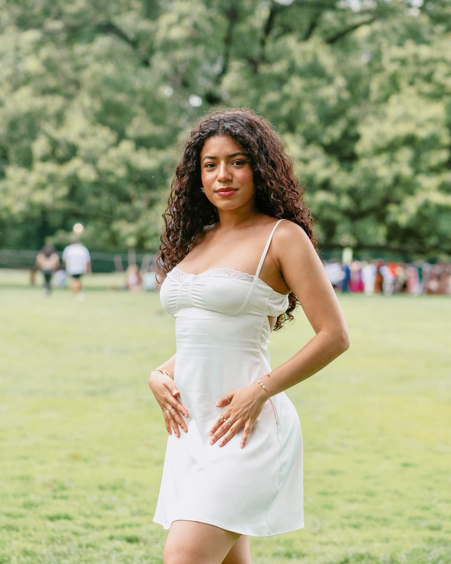 Aquí radica el sentido de la vida: en lo que nos hace sentir la plenitud del presente, en lo que hace precioso cada momento, en lo que nos da la sensación de tener un propósito (que es algo más que una simple meta que alcanzar).
.
Desesperada porque llegue el verano para irme a central park 😜