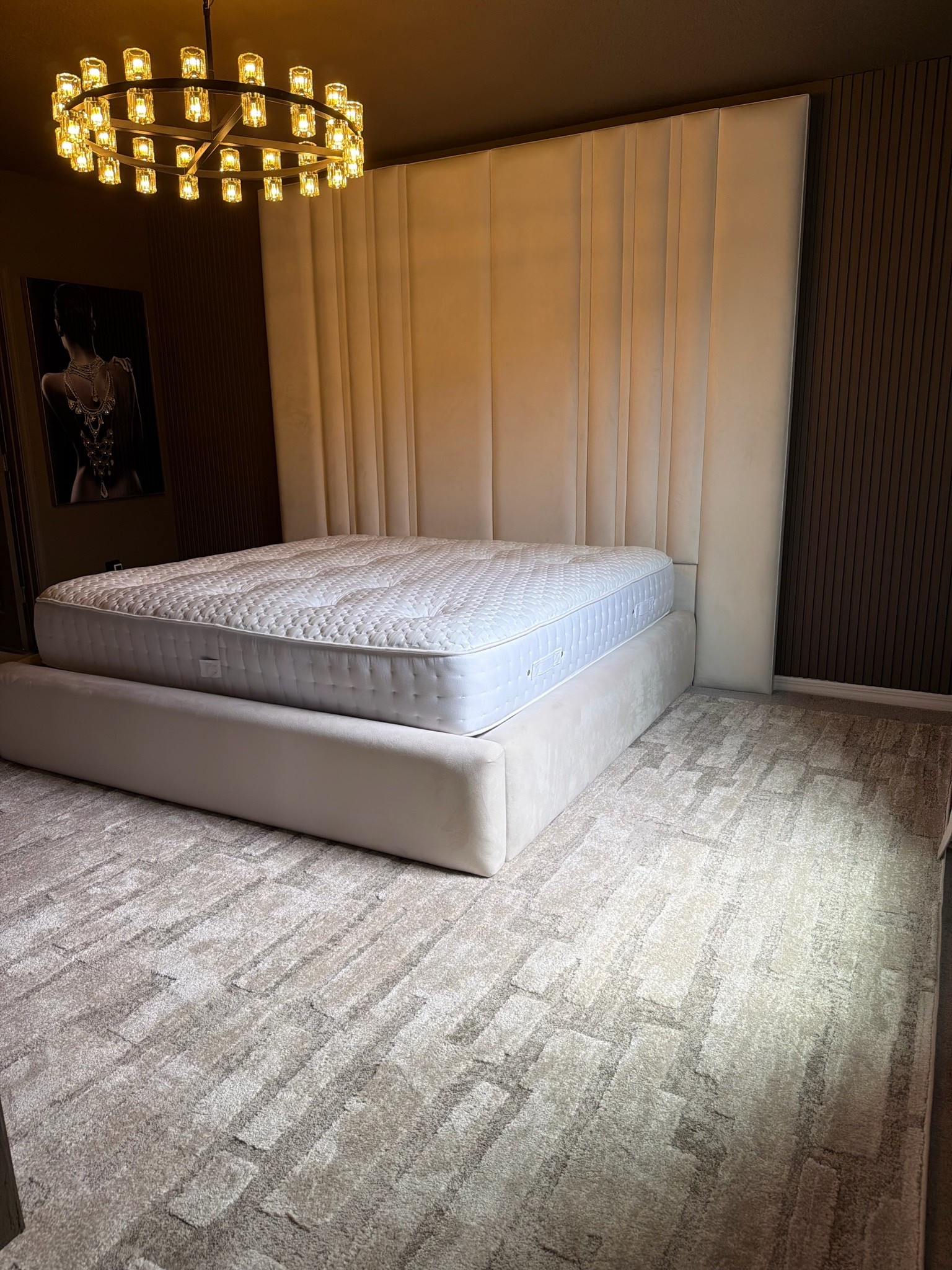 Moody bedroom loading…

#LTKHome