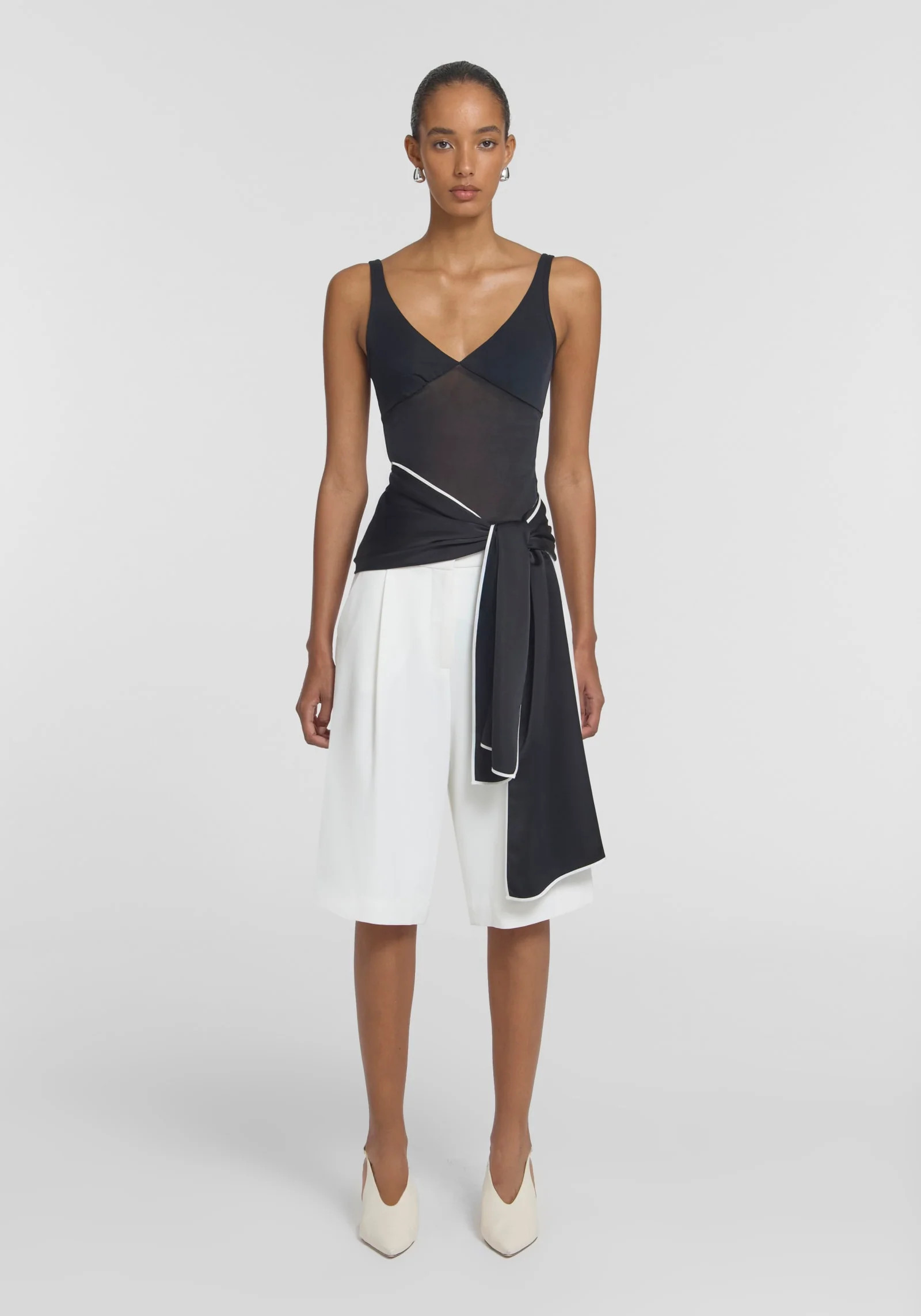 Monologue Short IN WHITE | SHORTS | VIKTORIA & WOODS | Viktoria & Woods