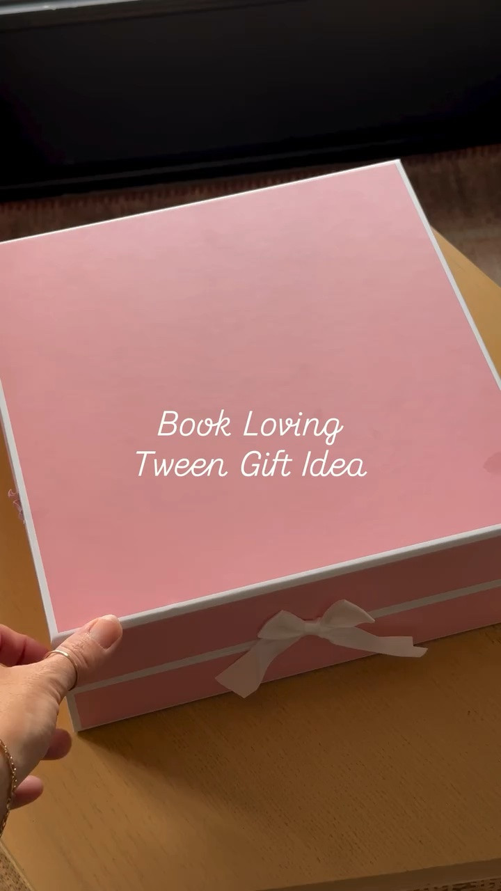 Need a thoughtful gift for a book lover?? I got you! Comment BOOK for links, have anyone else you need a gift for? Drop it in the comments and i’ll try and put together an idea!