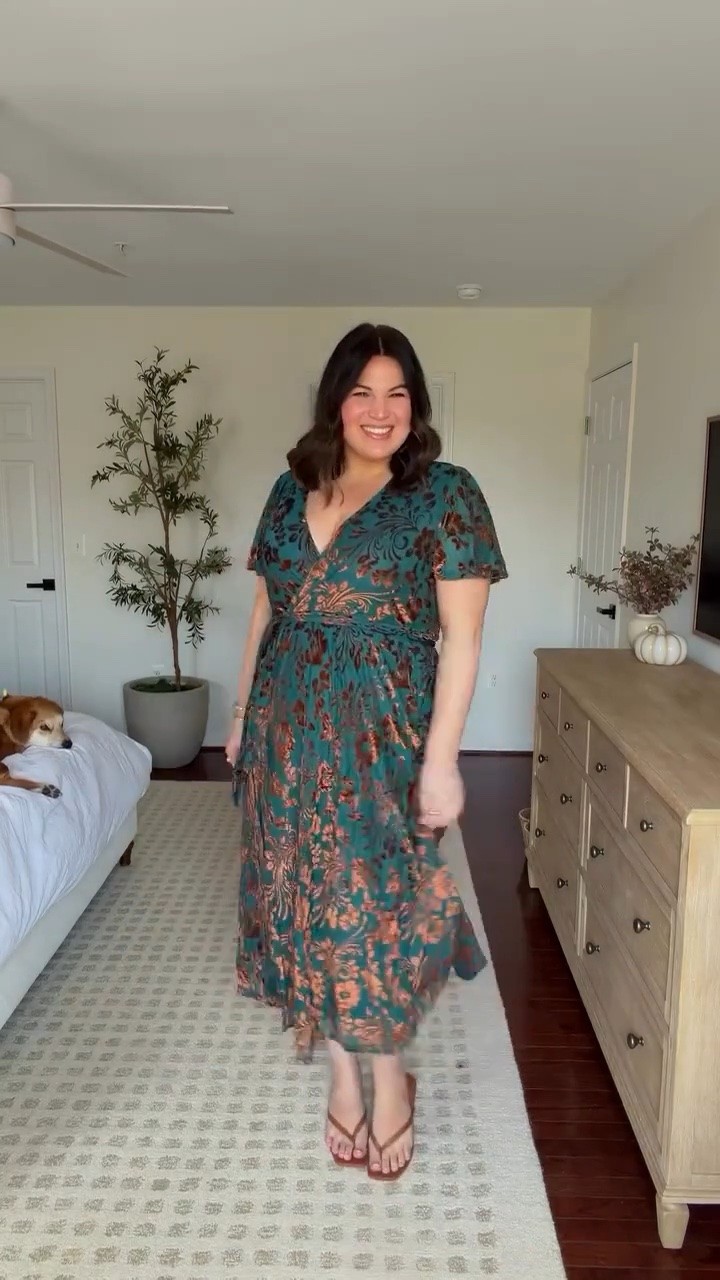 This is the perfect fall wedding guest dress! 
Dress- size 14 (fits roomy, could have sized down)
Shoes- size 10 (runs big, size down)


Fall wedding guest dress, midsize fashion, Amazon dresses, Amazon fashion, sale alert

#LTKWedding #LTKMidsize #LTKSeasonal