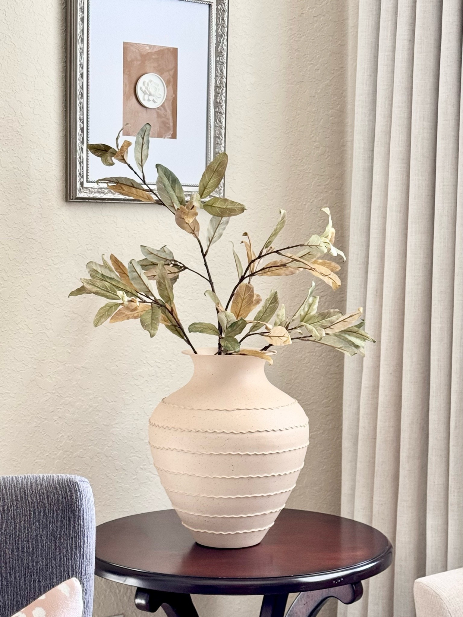 🙌🏼This is the most realistic artificial fall stem I have found!🍂🍃. I only used one stem to create this gorgeous fall centerpiece!! 

Fall Centerpiece | Home Decor | Vase Styling | Fall Decor | Fall Stems

#LTKHome #LTKSeasonal #LTKSaleAlert