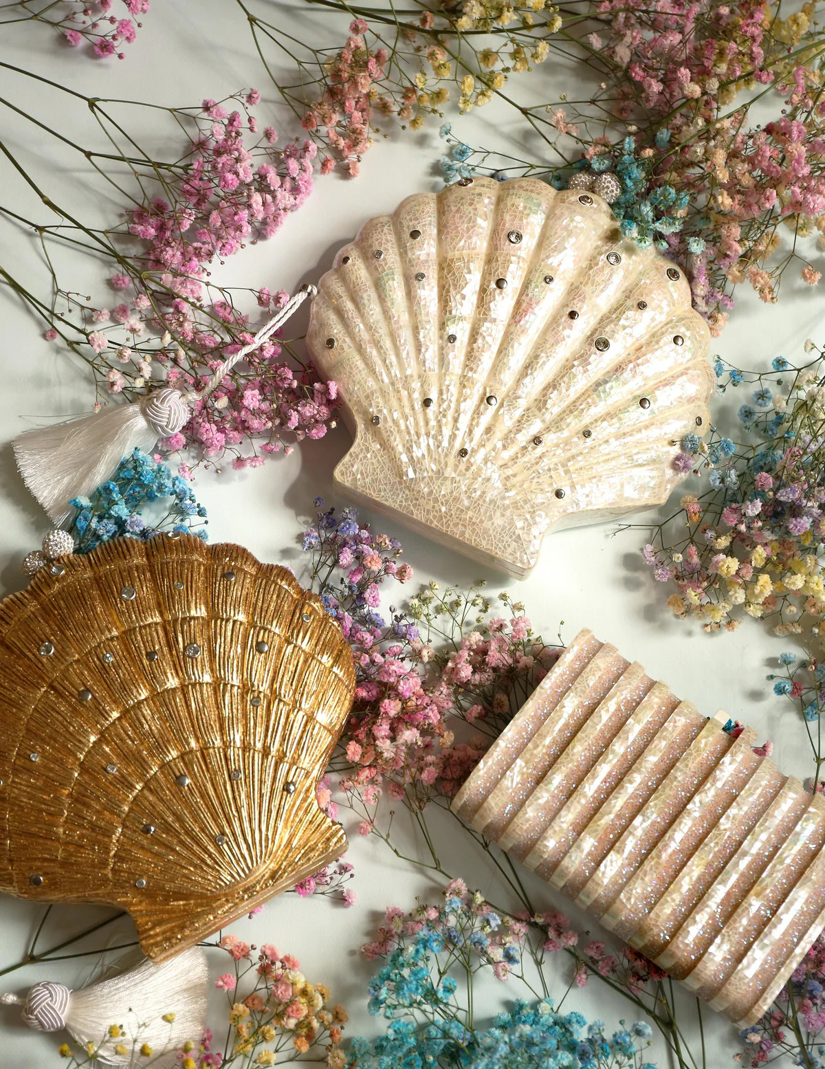 Le Sirenuse White Shell Clutch | Over The Moon