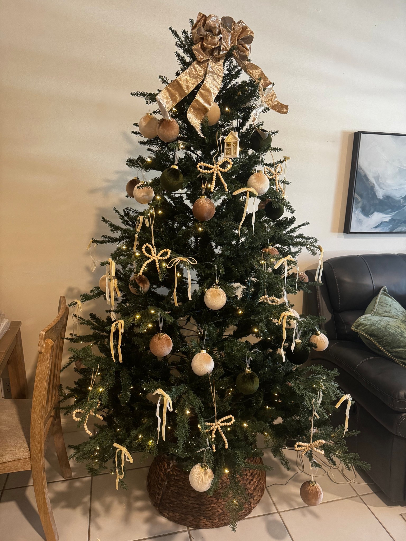 Christmas tree 

#LTKSeasonal #LTKHome #LTKHoliday