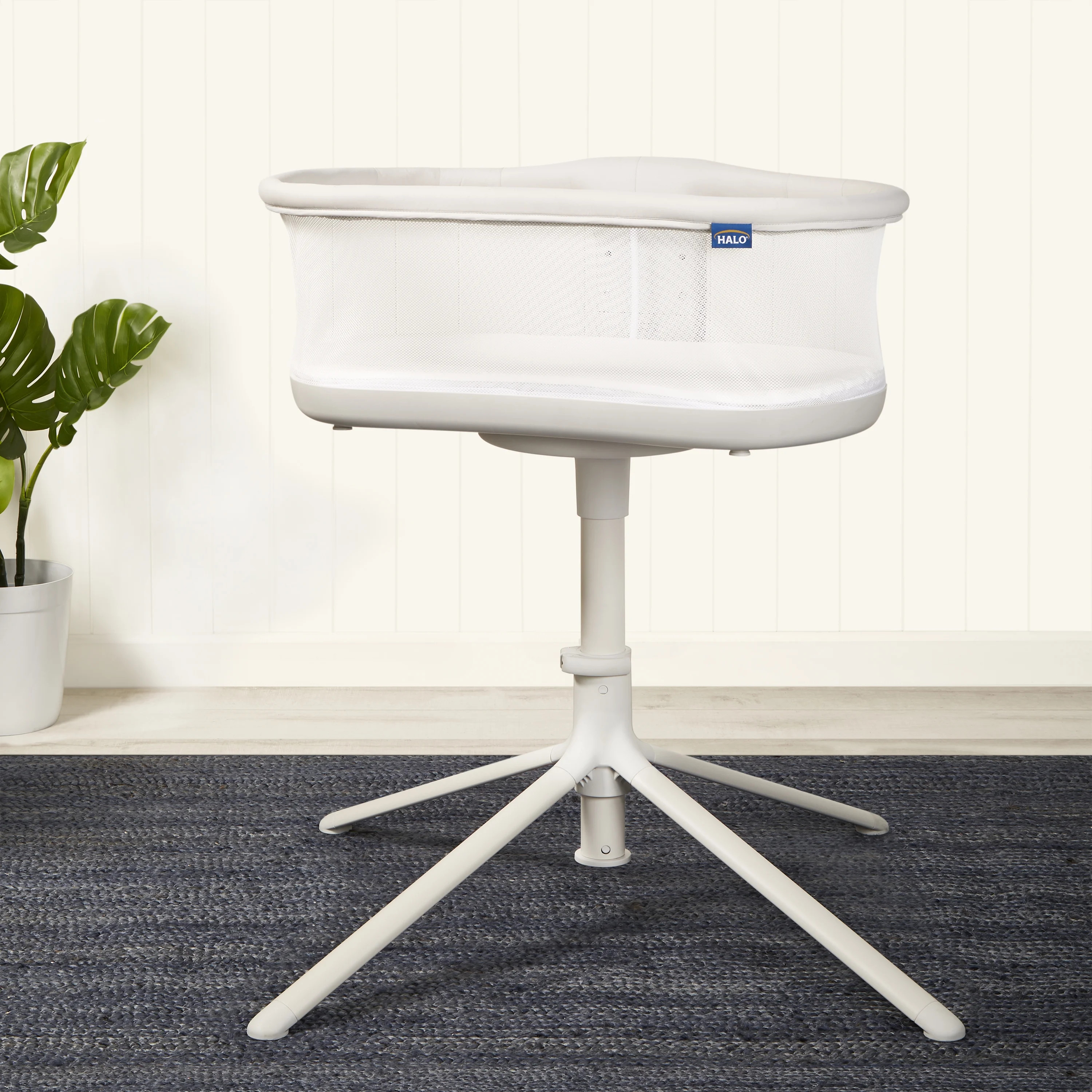 Halo® Bassinest® Swivel Sleeper 3.0, 2-in-1 System, Flat Bassinet + Portable Nest, Infant, Soli... | Walmart (US)