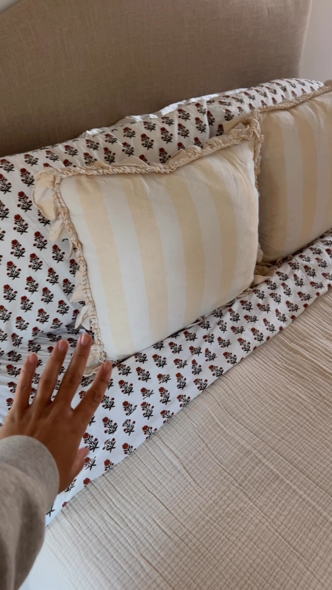 I’ve linked everything currently in this space. The light is the 15” and the sheet + pillow combo is 10/10 for the English feeling. The bamboo shades and curtains are shockingly impressive for Amazon. Highly recommend. 

Bedroom decor
English design
Bedroom design
Bedding
Target
Amazon 
Window treatments
Wicker 

#LTKHome