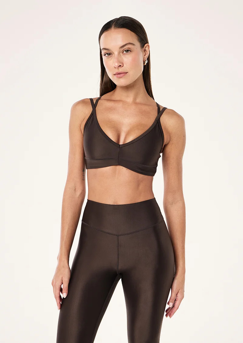 PARAMOUNT SPORTS BRA IN COFFEE SHINE | P.E Nation AU