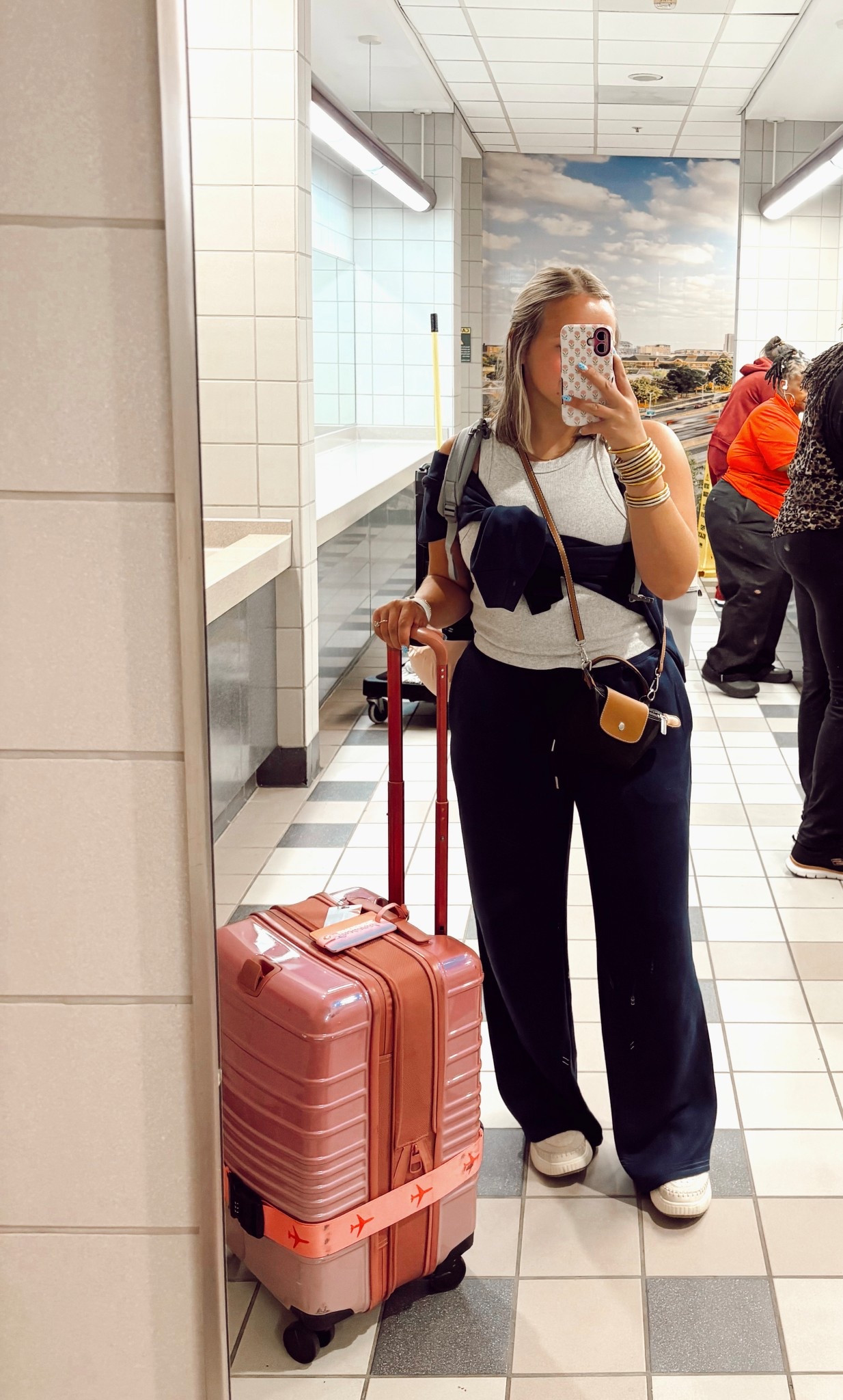 This navy set from Amazon is SO COMFY!!! The most perfect airport set! ✈️✈️✈️

#LTKStyleTip #LTKFindsUnder50 #LTKTravel