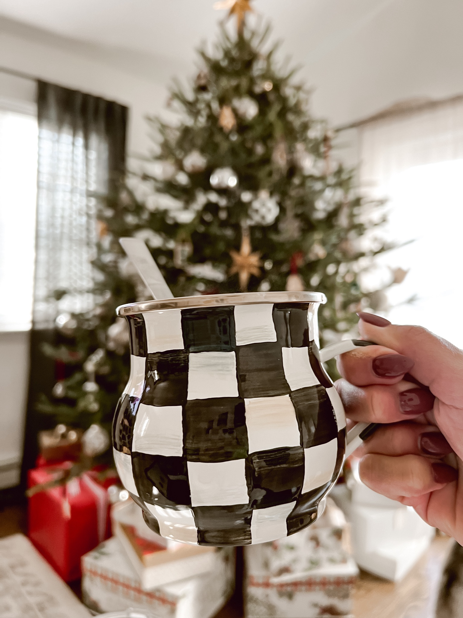 And the 2023 Christmas tree is here! 

#LTKhome #LTKSeasonal #LTKHoliday