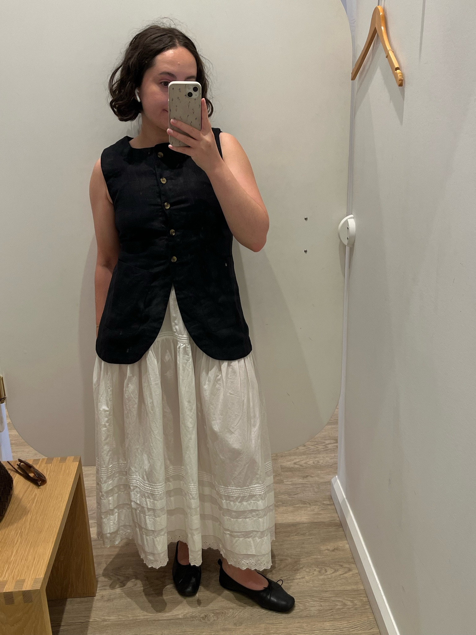 This vest has been tempting me to a severe degree

#LTKSeasonal #LTKworkwear #LTKstyletip