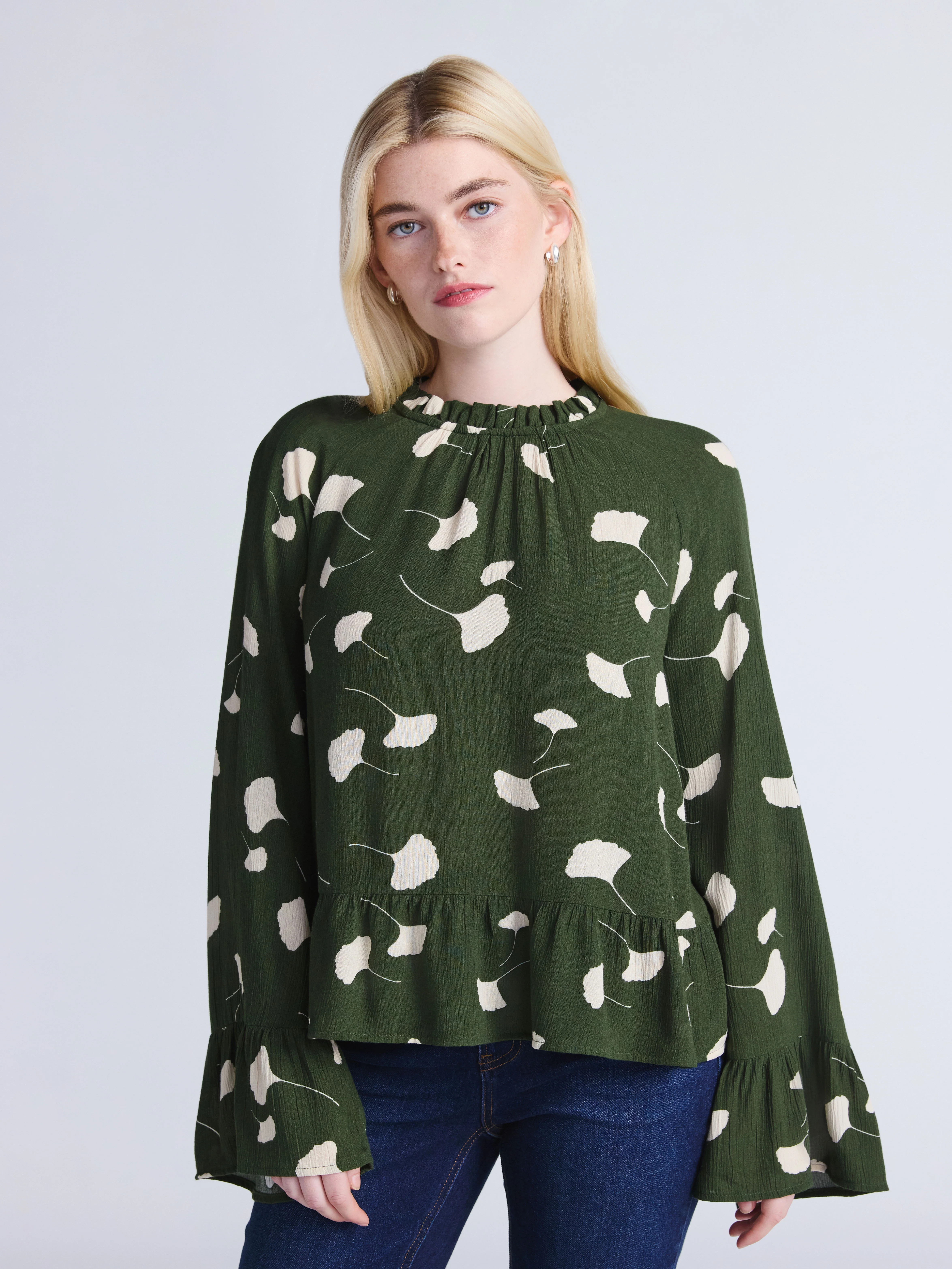 Time and Tru Women's Flowy High Neck Blouse, Size XS-XXXL | Walmart (US)