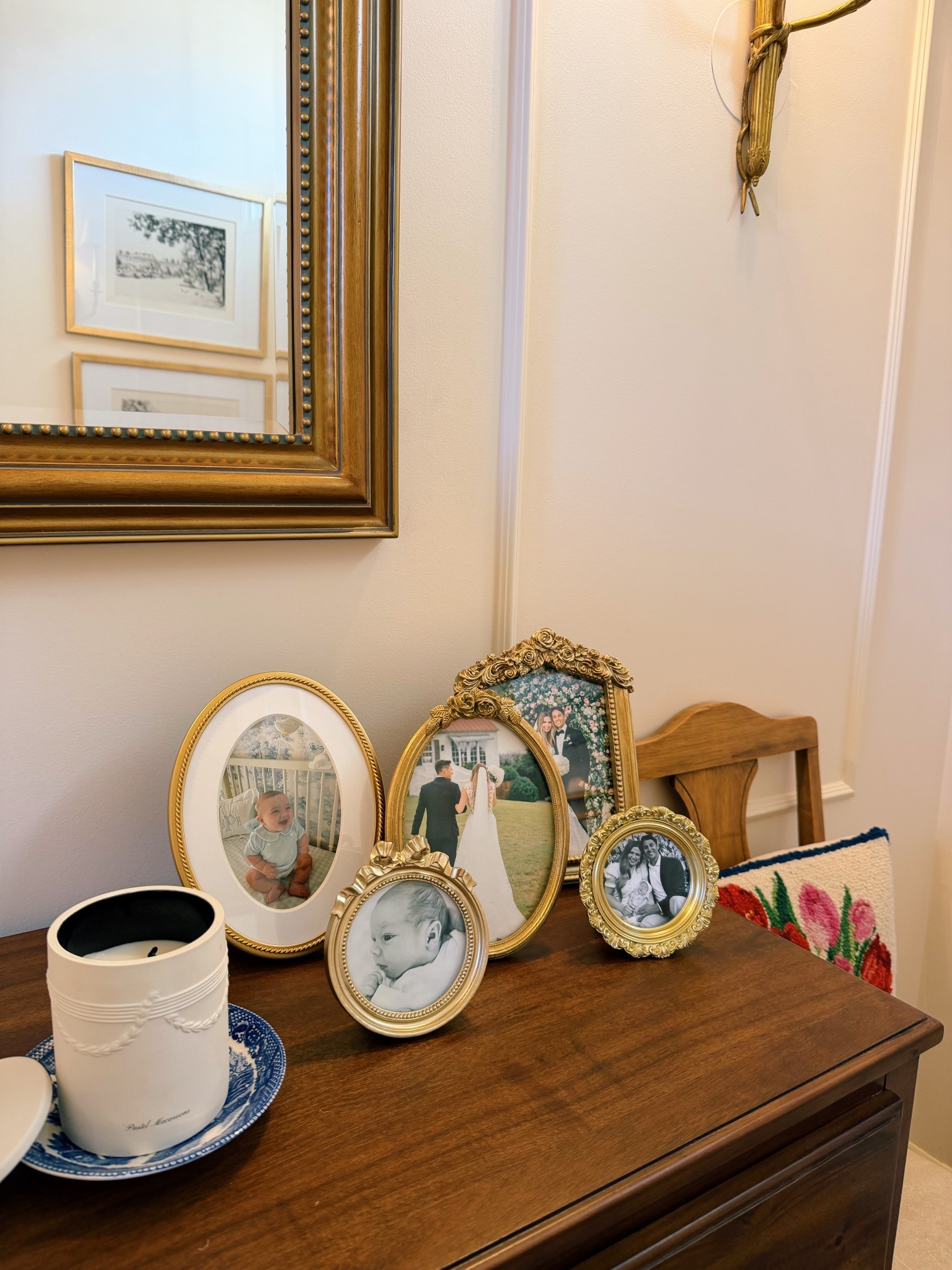 Loving all the gold frames ✨✨