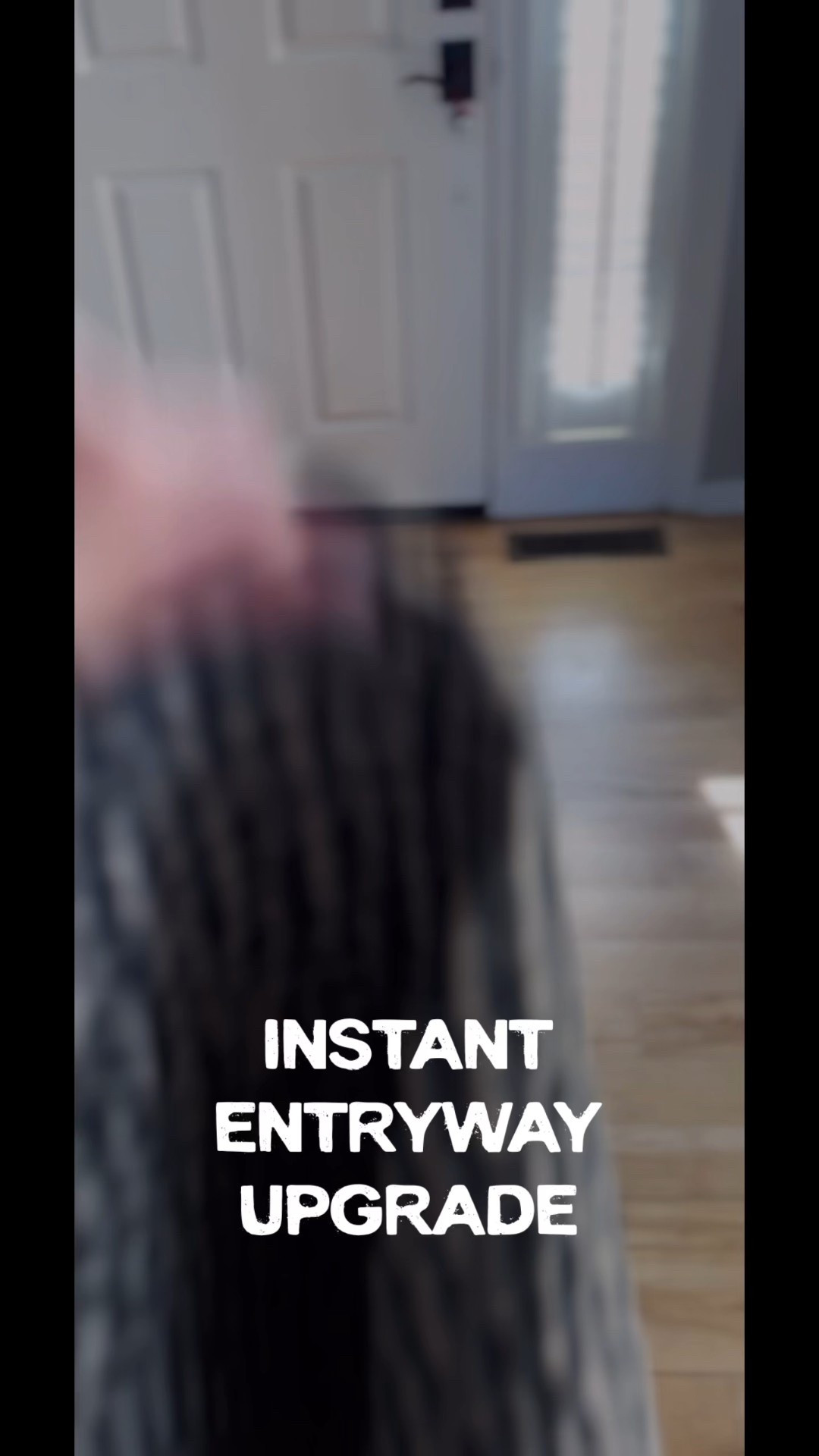 It's all about that first impression, right?
Obsessed with how this circular, woven beauty anchors our entryway. The monochrome pattern is everything—stylish yet totally durable for high traffic. Hello, instant upgrade!
#Homelnspo #EntrywayGoals #InteriorDesign
#WovenRug  

#LTKHome