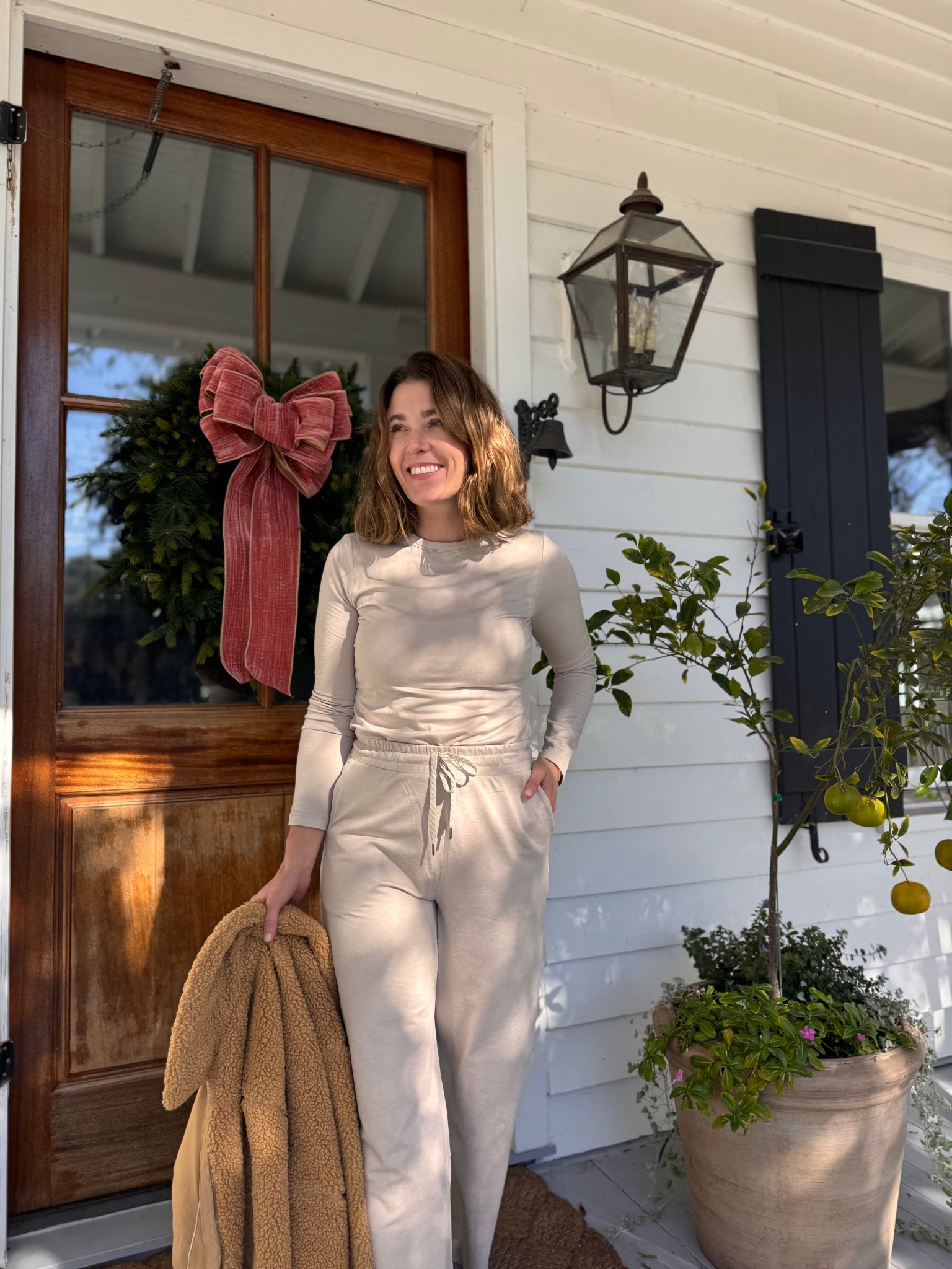 All the best gift ideas from @vuoriclothing this season! I’m wearing a small. #vuoripartner