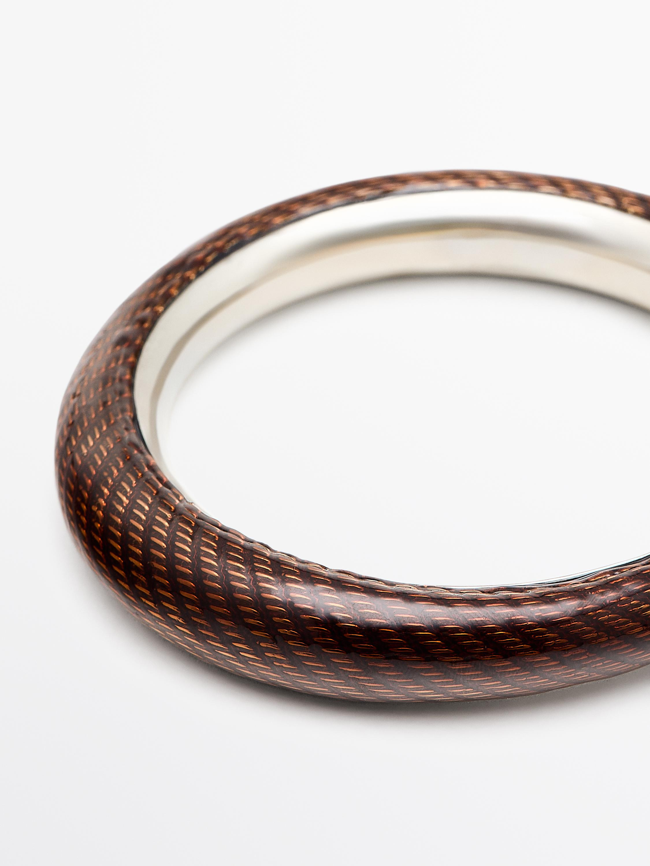 Textured enamelled bracelet | Massimo Dutti US