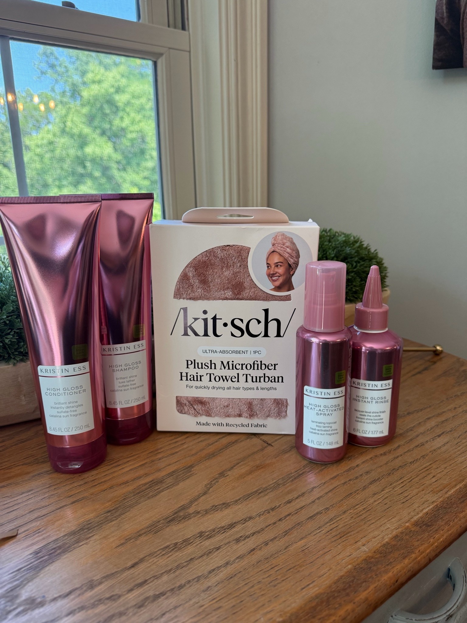 New hair care routine…
New trendy hair routine

#LTKgrwm #LTKOver40 #LTKdayinmylife