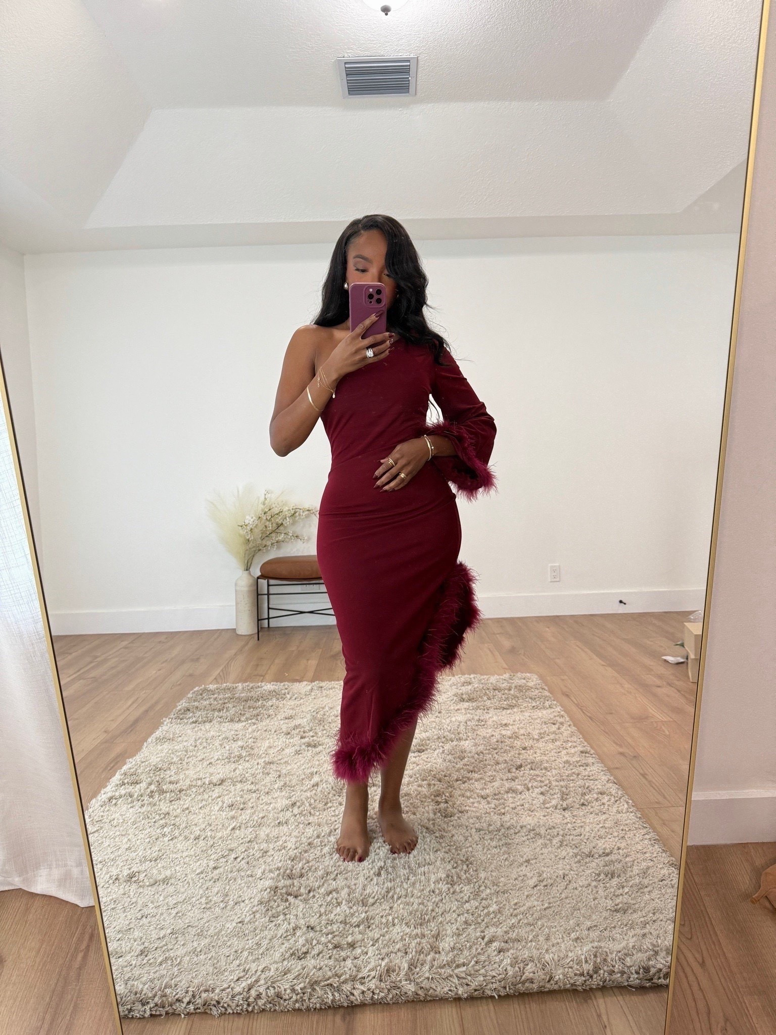 Holiday-ready in this stunning @petalandpup one-shoulder dress — the feather trim and sleek silhouette make it the perfect statement look for festive nights, winter events, or any occasion you want to feel elevated and unforgettable.

Tap to get details.

📏 Sizing: Wearing size S  
Kira’s measurements: 5’4”, 138 lbs, 34D, 27” waist, 40” hips  

Holiday party dress ideas, feather-trim dress outfit inspiration, one-shoulder occasion dress styling, winter event outfit ideas  

Follow me on Instagram and YouTube @kirasfashionfinds