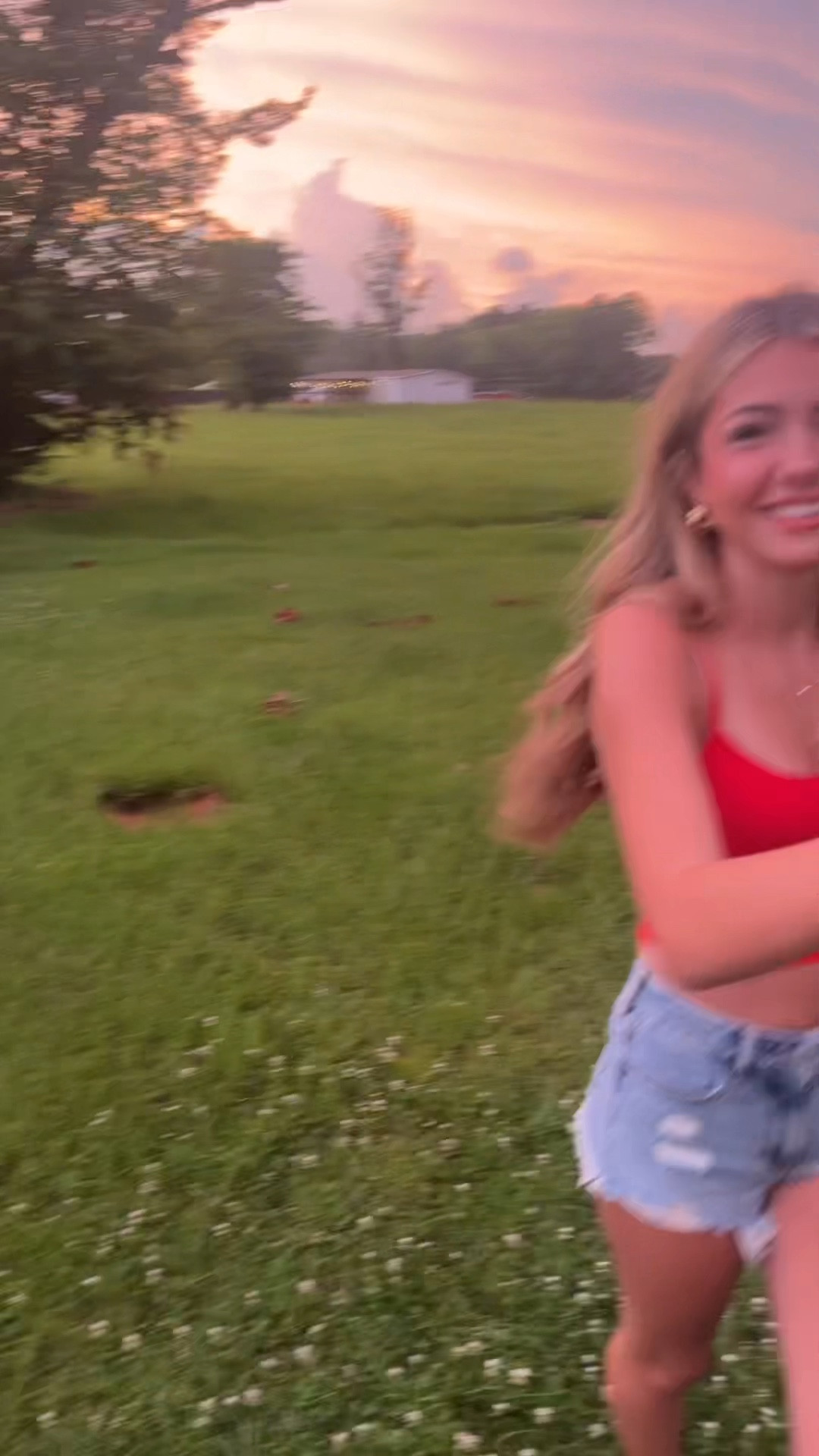 I couldn’t find the right tank top but I know it is from forever 21 so I put a similar one on there!