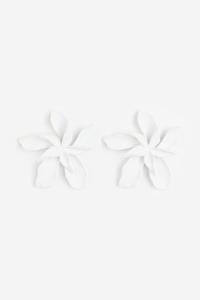 Flower-shaped earrings | H&M (UK, MY, IN, SG, PH, TW, HK)