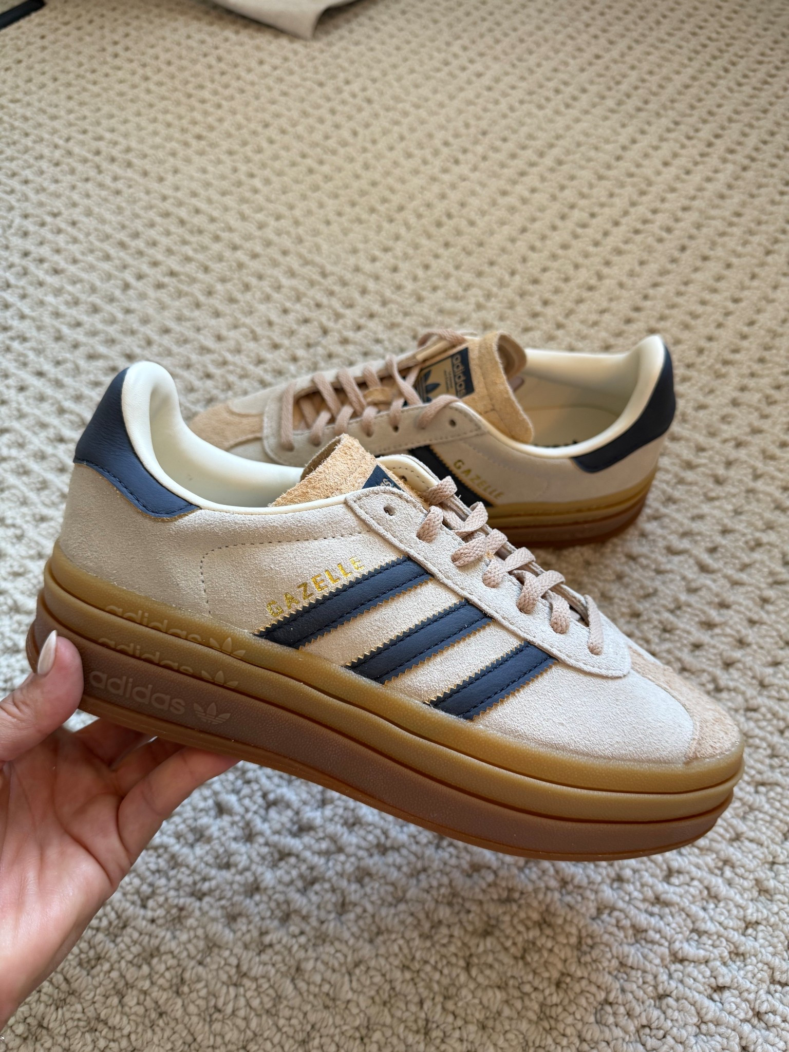 the perfect fall sneaker! #adidas #sneakers #shoes #fallfashion

#LTKStyleTip #LTKItBag #LTKShoeCrush