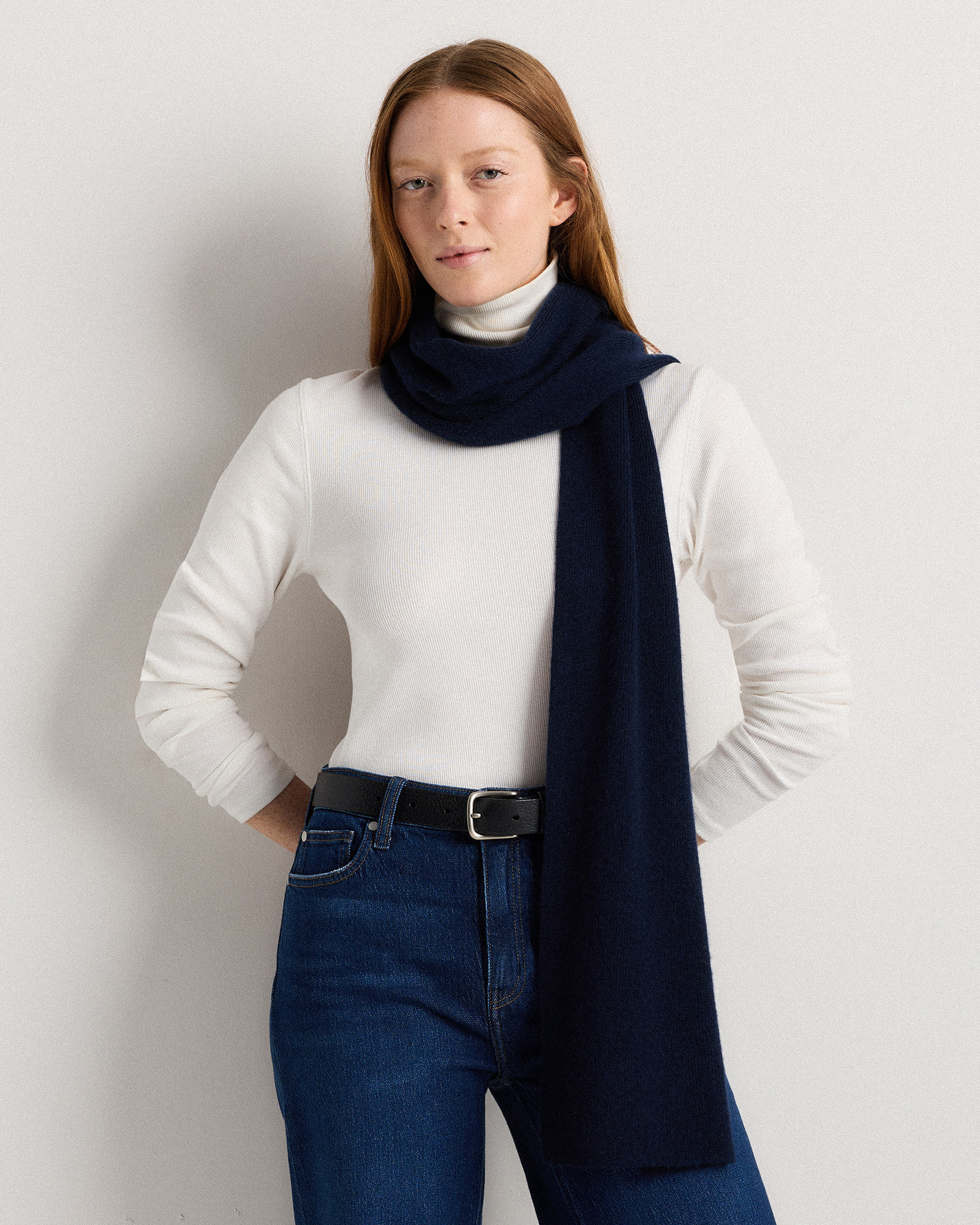 Quince | Women's Mongolian Cashmere Scarf in True Navy | Quince