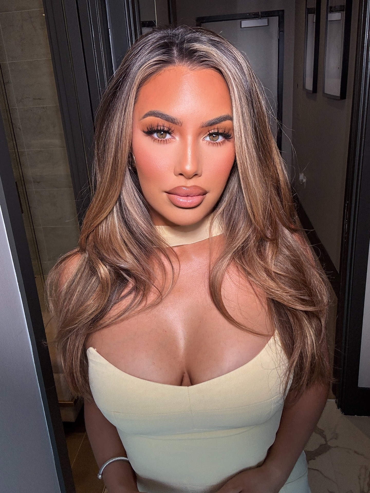Love glamming my girl @reagan.hilke ✨ 
Lashes @lillylashes Bare 

#makeupartist #dallasmakeupartist #dallasmua ##makeup #glam #celebritymakeupartist #dallascelebrity #dallasinfluencer #alayzacaseymakeup #influencer #dallasblogger #dallascontentcreator #contentcreator