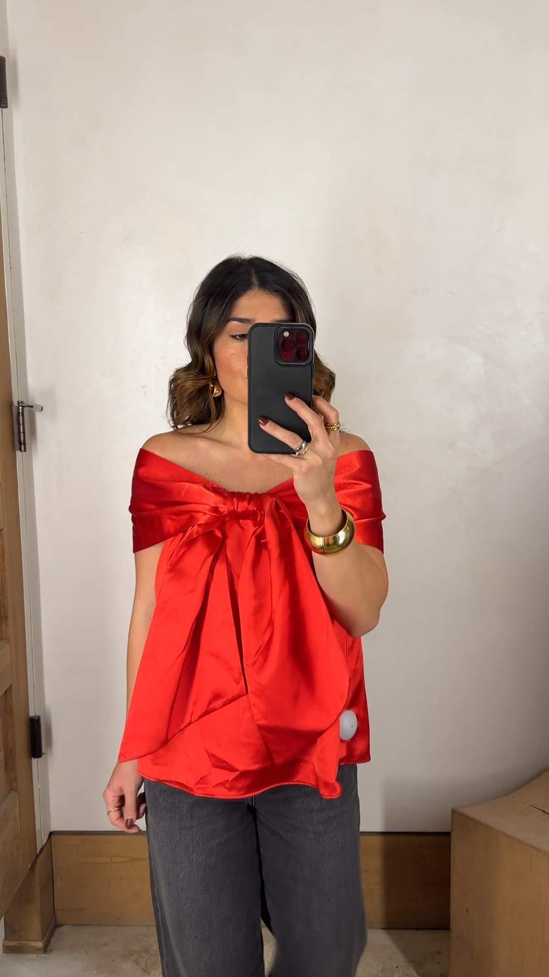 The prettiest red top for the holidays! It runs tts, I’m wearing size xs. 

#LTKCyberWeek #LTKHoliday #LTKFindsUnder100