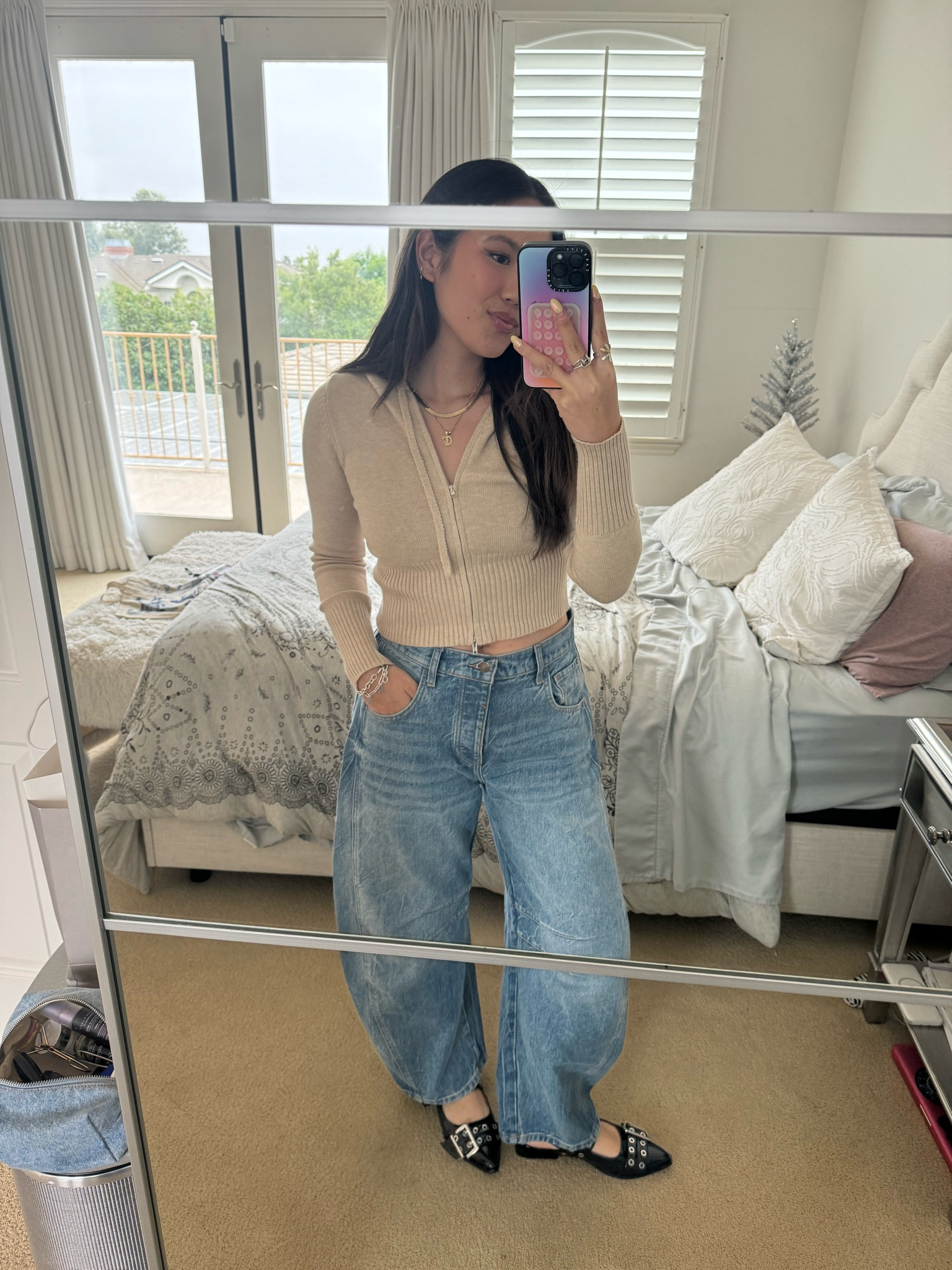 top is from Ross in-store but it’s a Frankie’s Bikini Dupe — linked actual + amazon options too!! 

jeans are free people in the color “ultralight beam” - sold out on their site rn!!
