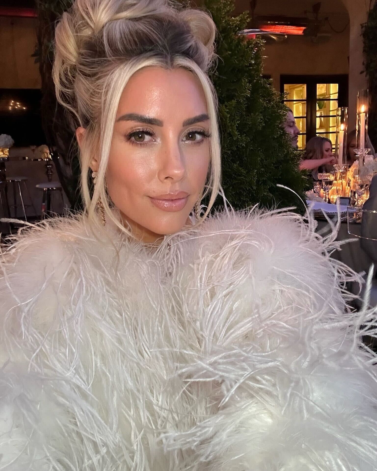 Skin prep 
@Embryolisse- Lait Creme concentre 
@erborian CC RED CORRECTOR 
@erborian CC DULL CORRECTOR
@erborian Glow Creme 

Eyes:
@dominique essential palette 
@stila stay all day smudge stick -Lionfish
Lashes: @kiss looks so natural Trio Lash 
@mac stack waterproof mascara 

Brows: @benefit brow pencil 

Skin:
@Erborian BB crème 
@yensa super serum silk concealer 
@lauramercier translucent setting powder

Bronzer: @charlottetilbury airbrush bronzer
Highlight @Charlottetilbury Glowgasm face pallets
Blush: @charlottetilbury cheek to chic The Climax 

#LTKSeasonal #LTKstyletip #LTKbeauty