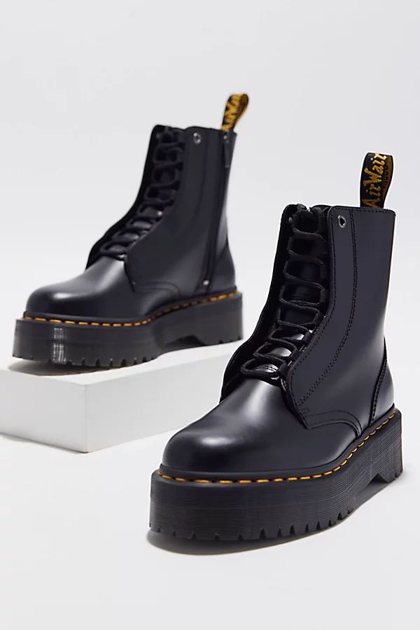 Dr. Martens Jarrick Smooth Leather Platform Boot | Urban Outfitters (US and RoW)
