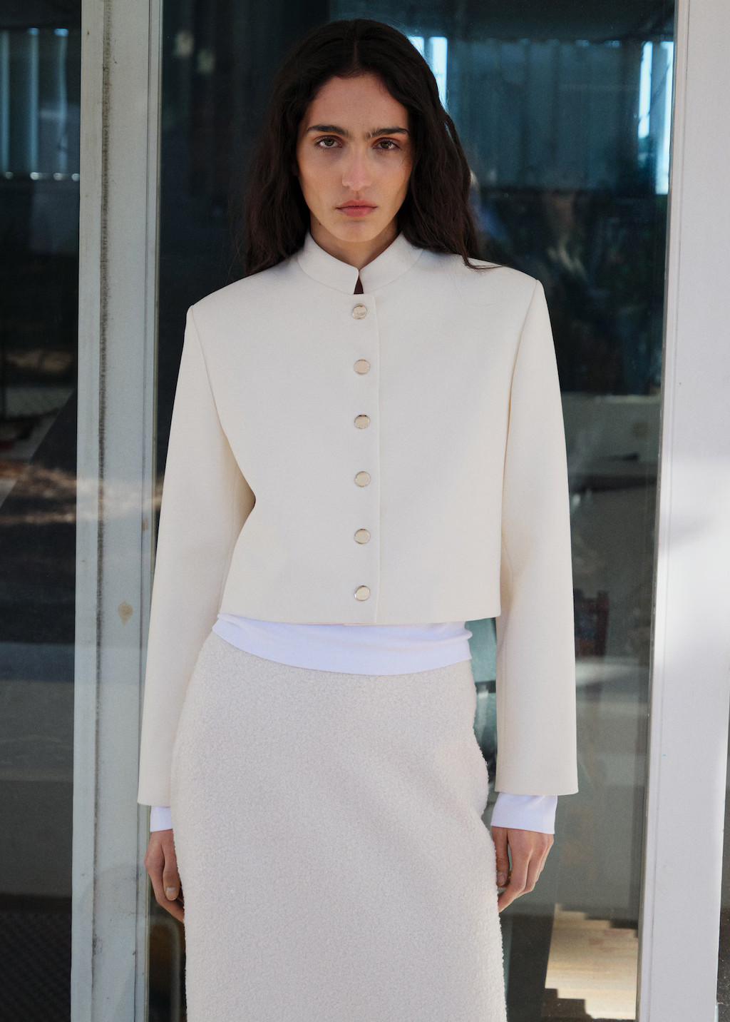 Cropped jasje met lage kraag | Mango EU