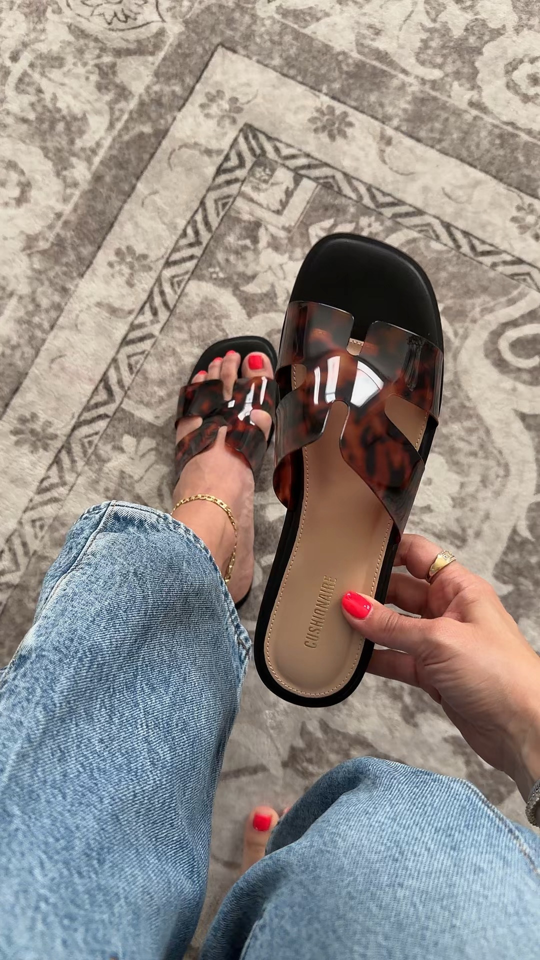 Sandals are on sale! Look for less, comfy and true to size! 
OOTD

#LTKootd #LTKSaleAlert