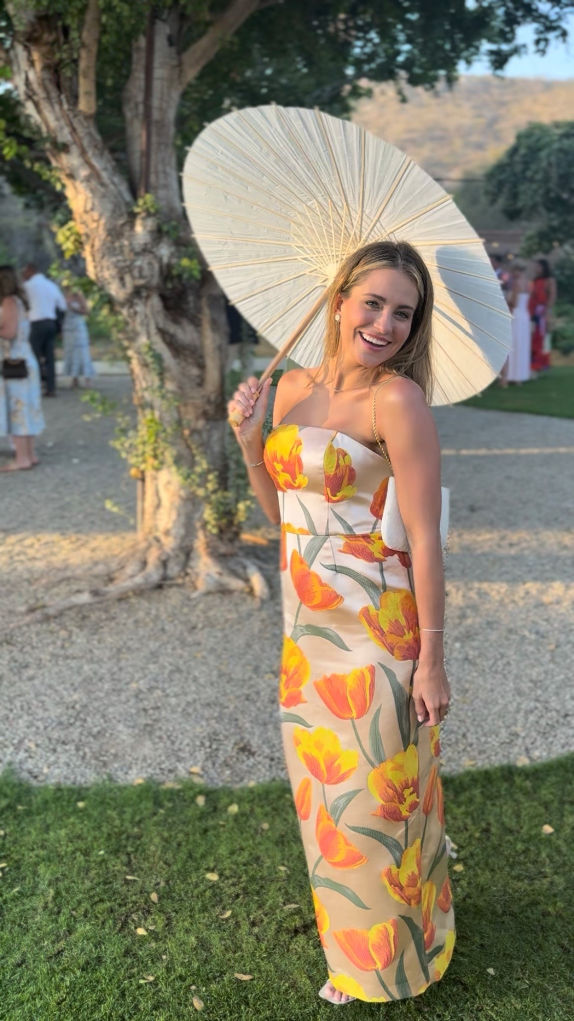 the perfect dress does exist!! 🌷🌷🌷 if you're in between sizes, size up! 