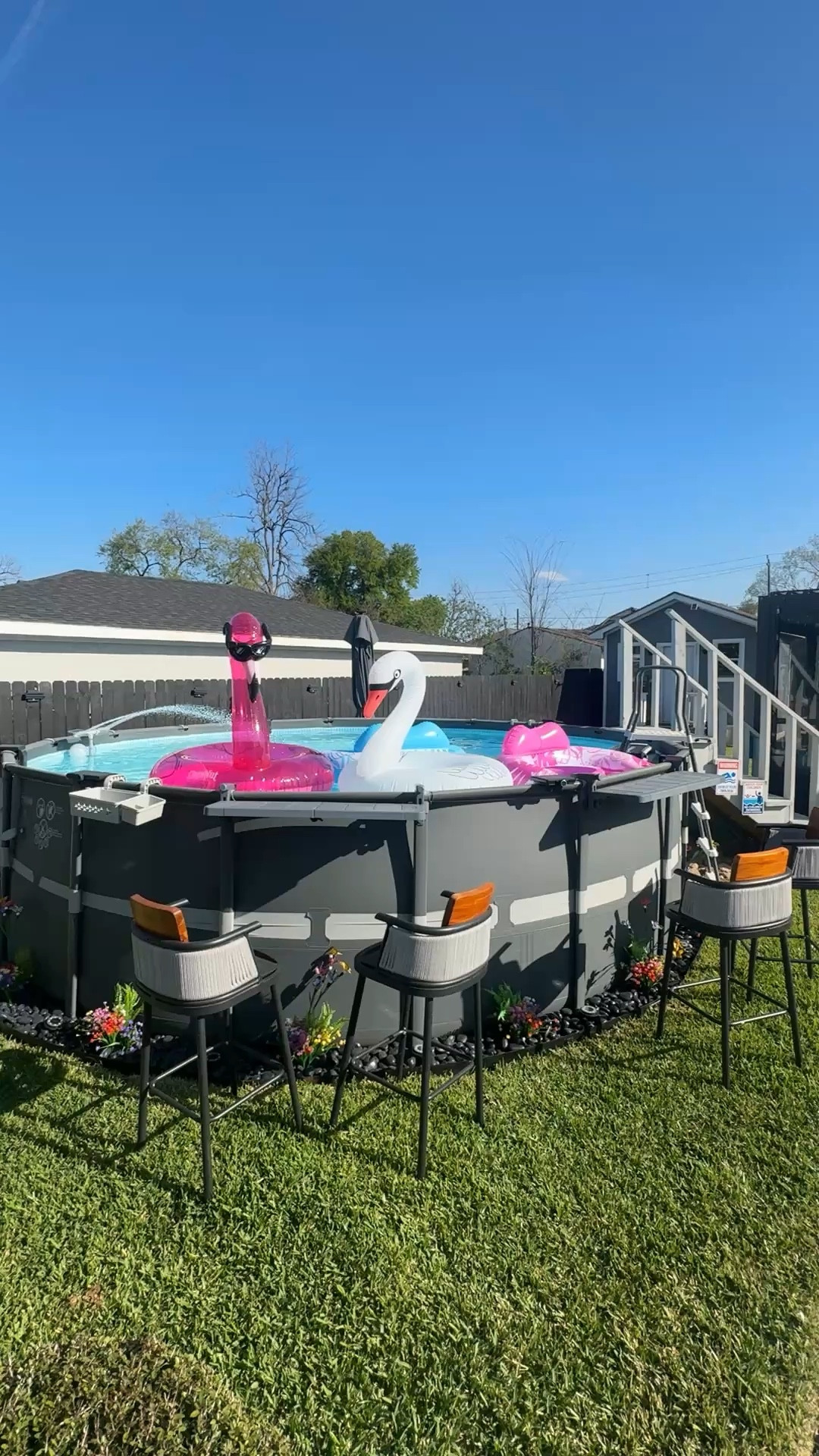 Poolside inspiration 