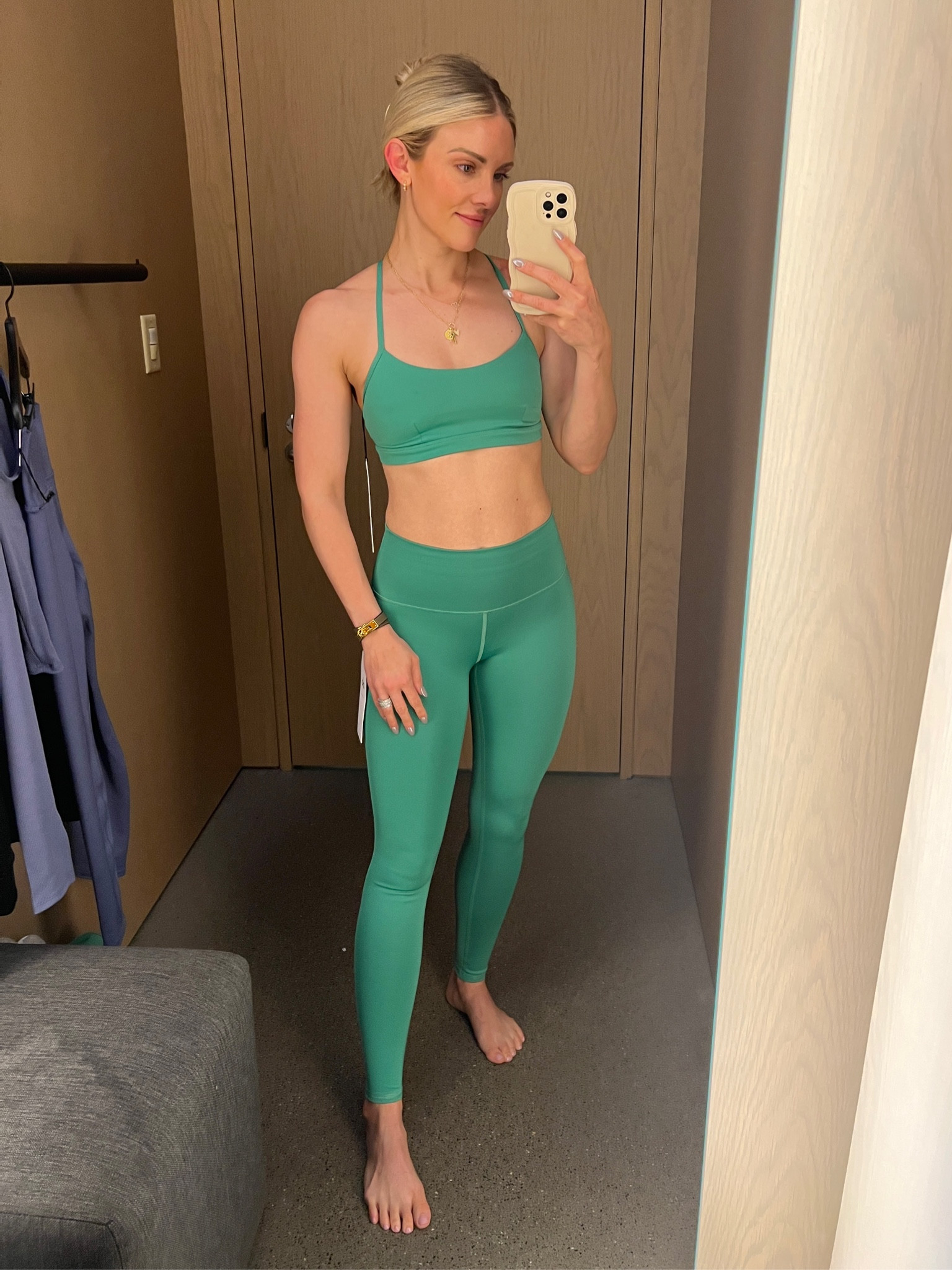 Lettuce green alo yoga airlift set size xs in both

#LTKSeasonal #LTKunder100 #LTKfit