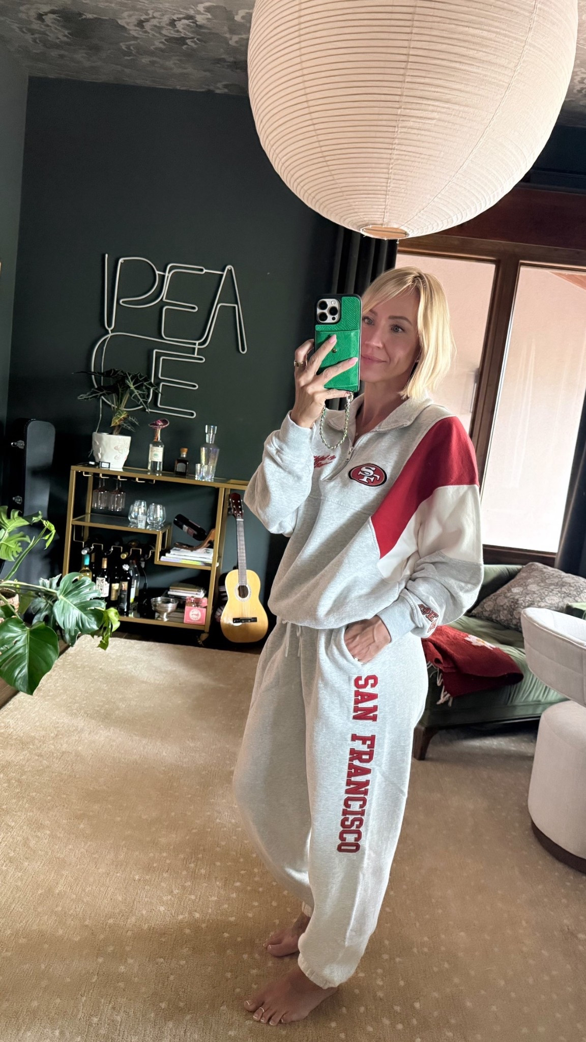 Wearing small in both 


#audreyuhler #abercrombie #nfl