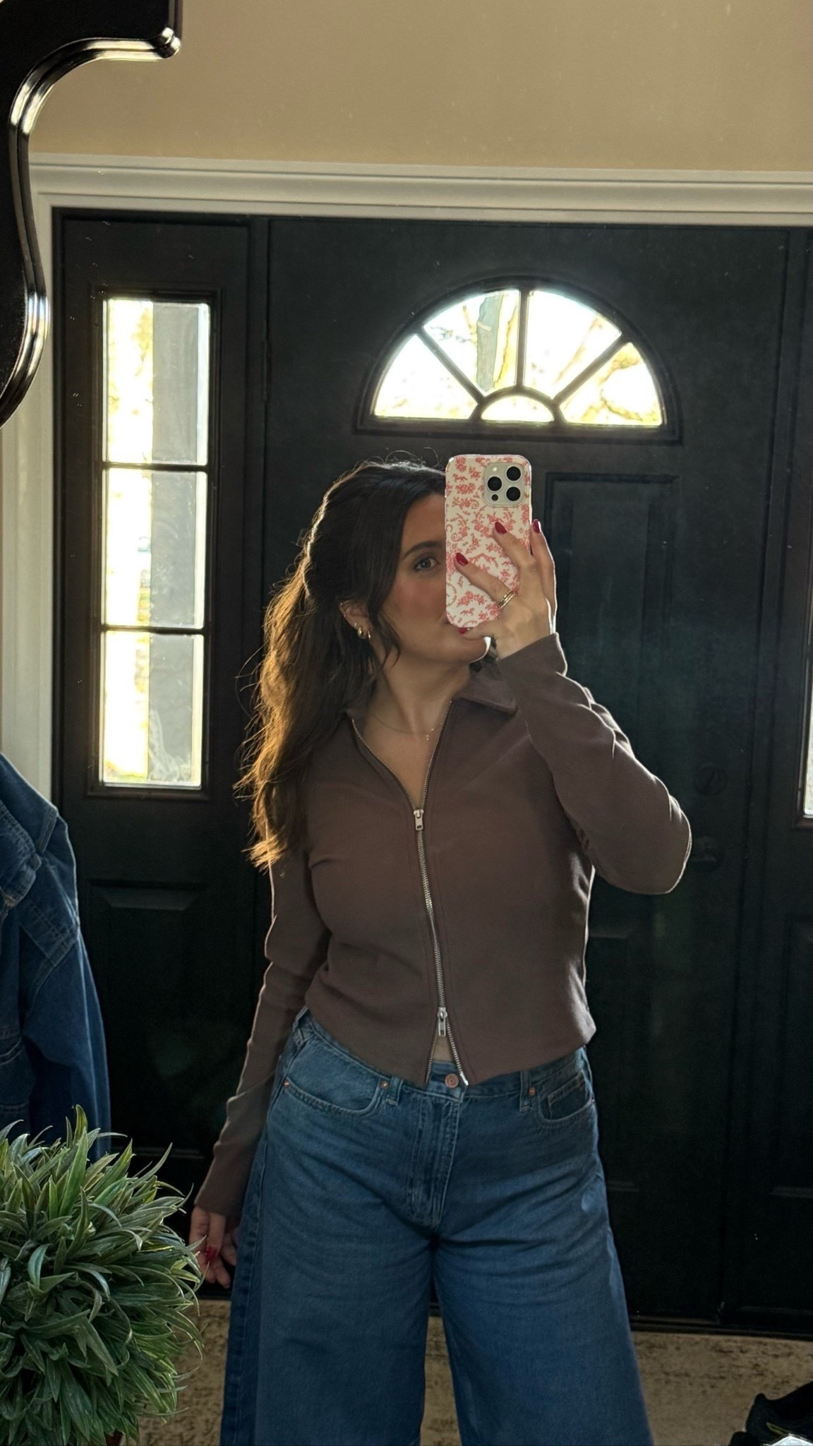 Zipper top / M
Barrel jeans / 8 



#LTKFindsUnder50 #LTKootd