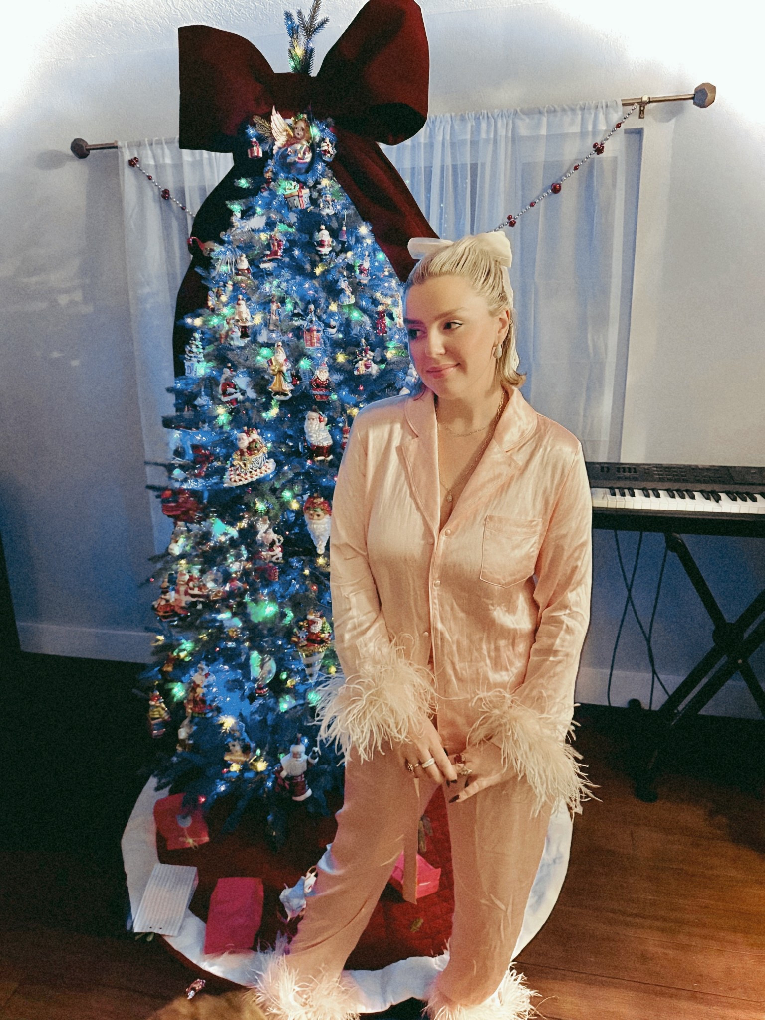 The cutest little Christmas set also perfect for Valentine’s Day! The feathers are everything and super high-quality!

#LTKootd #LTKGiftGuide #LTKHoliday