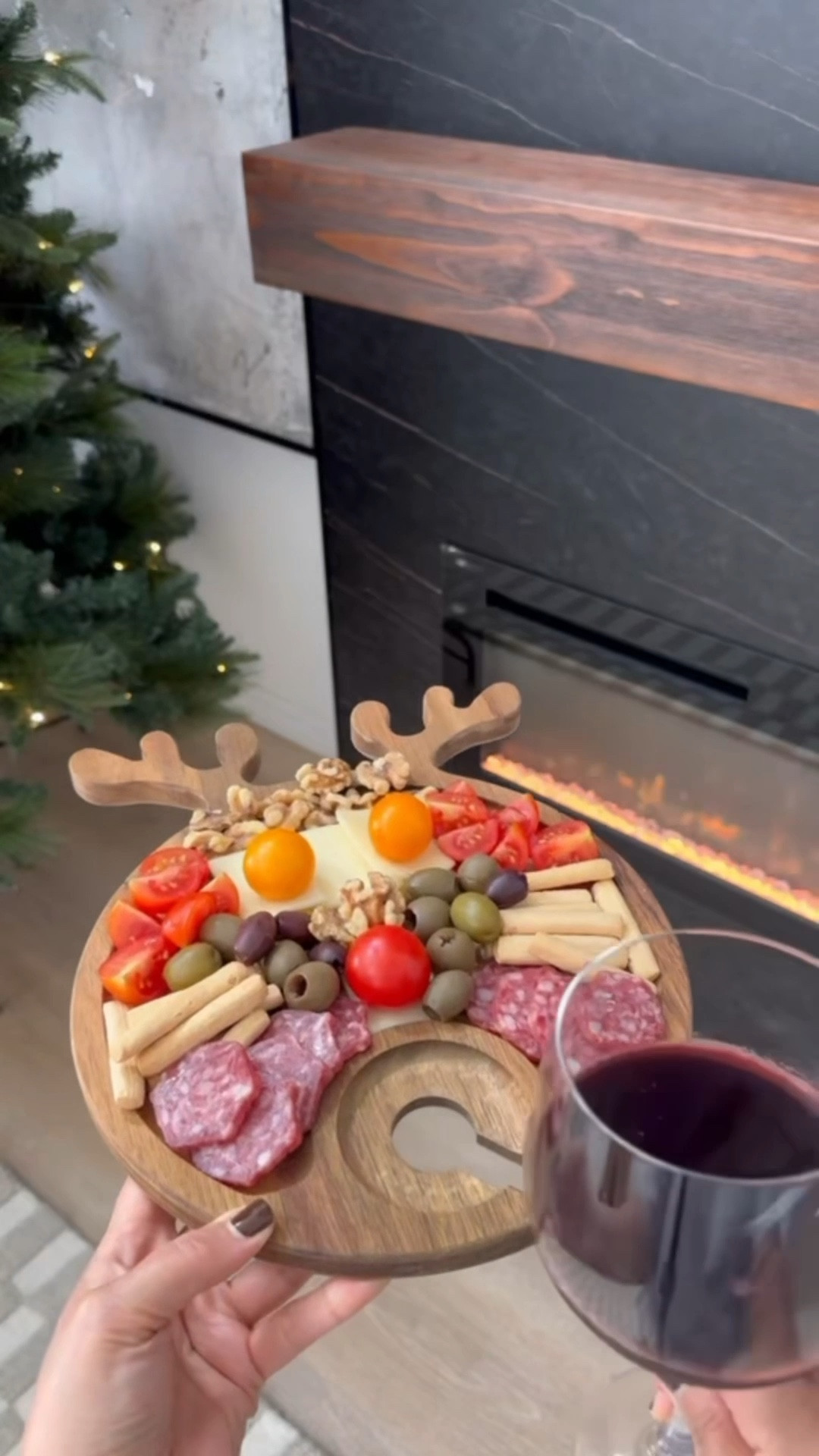 The cutest charcuterie board to add to your next holiday party! They also make perfect last minute gifts! 🫶😍


Gift ideas
Christmas hosting
Christmas party
Christmas dinner
Last minute gifts
Holiday gifts
Charcuterie board ideas
Wine glasses
Gift sets
Gifts for her



#LTKSeasonal #LTKHoliday #LTKfoodie