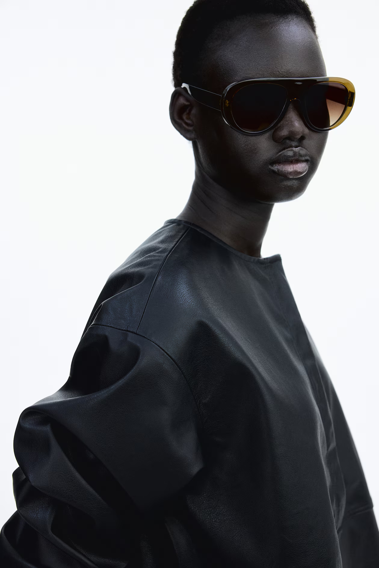 Sunglasses | H&M (UK, MY, IN, SG, PH, TW, HK)