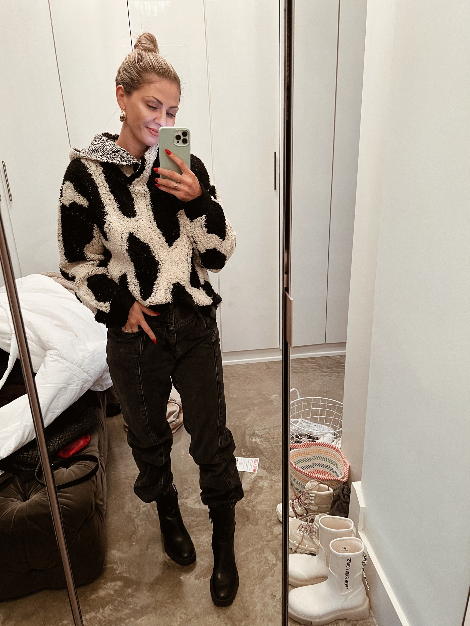 Sweater weather ✨

#LTKSeasonal #LTKGiftGuide #LTKHoliday