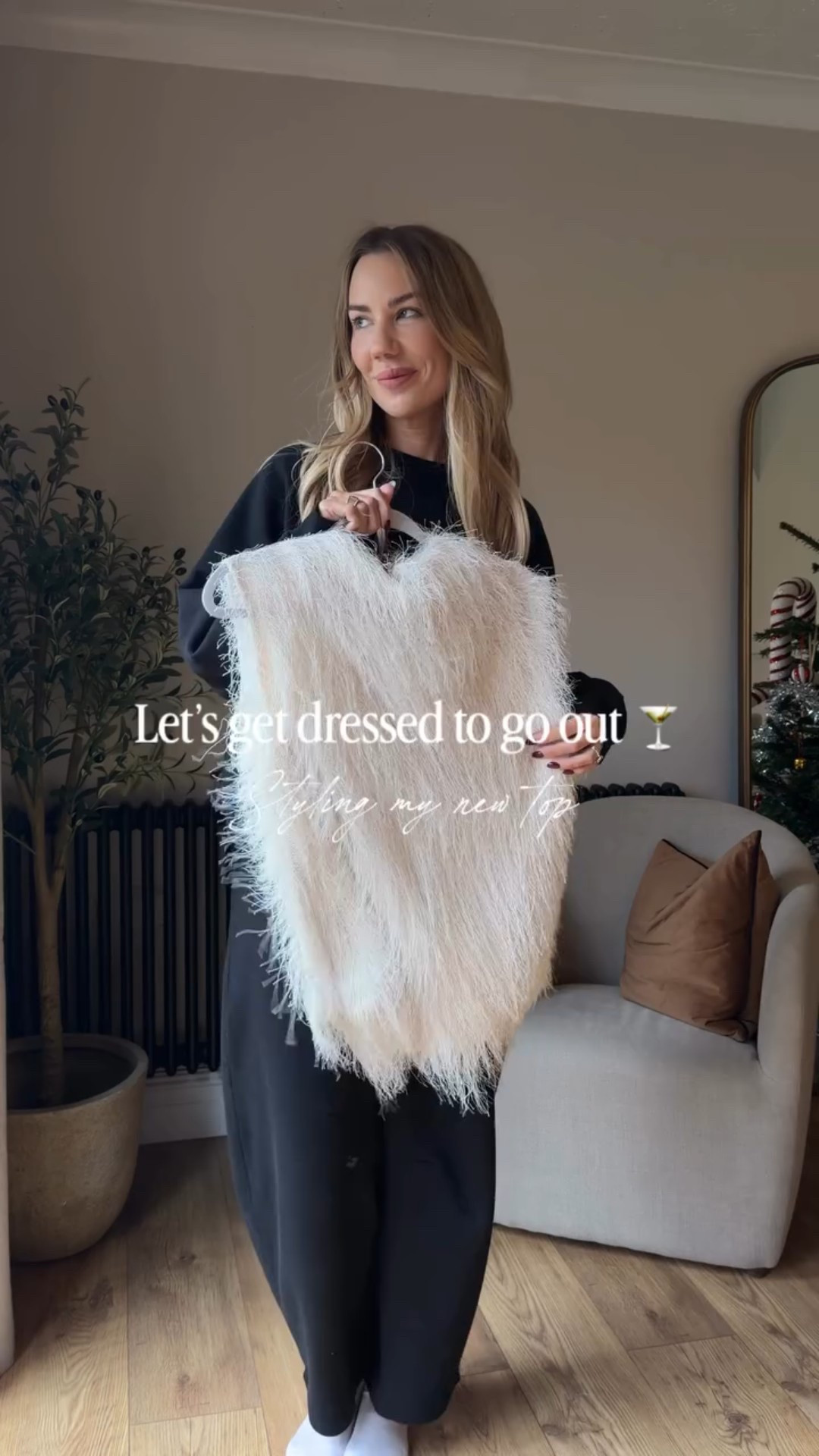 I wasn’t sure how I felt about this top until I tried it on but I absolutely love it. It’s the perfect minimal winter look with a textured statement top. Especially if you aren’t into sequins. I think it’s the perfect look for my festive night out with some of the girls. 

What do you think? Are you more into sequins or texture for your Christmas outfits? 

#christmasoutfit #outfitinspiration #minimalfashion